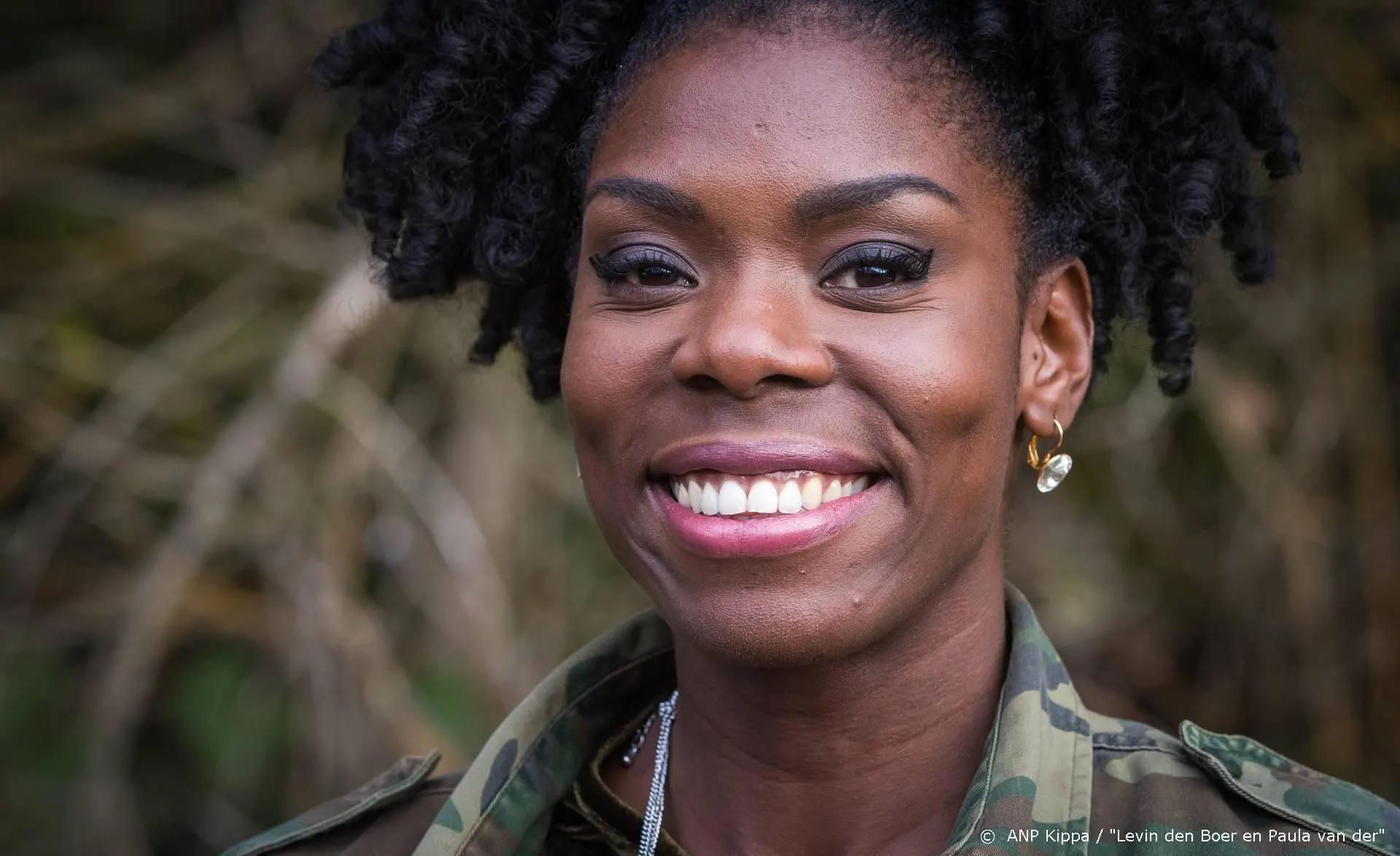 Imanuelle Grives in tranen bij Jinek