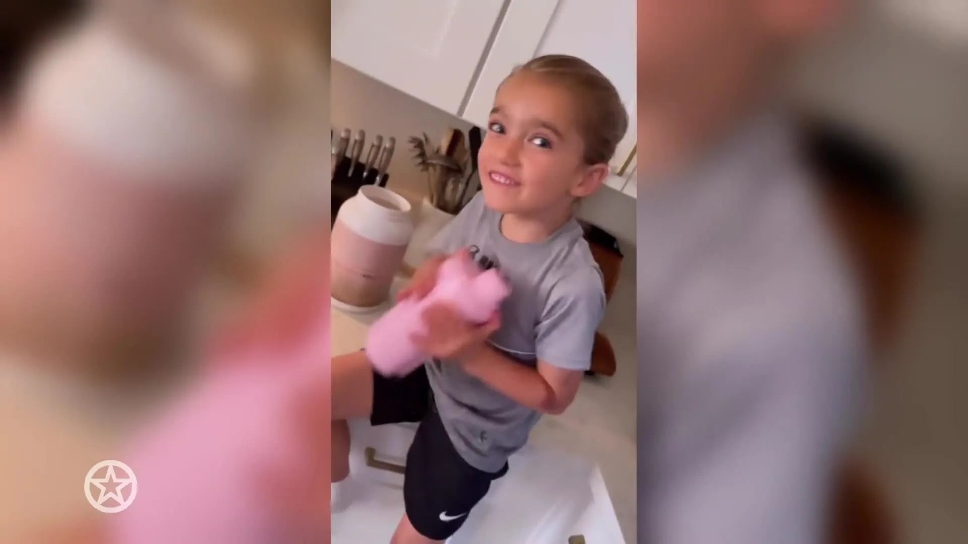 Xess Xava laat zien hoe je 'paaspannenkoeken' maakt