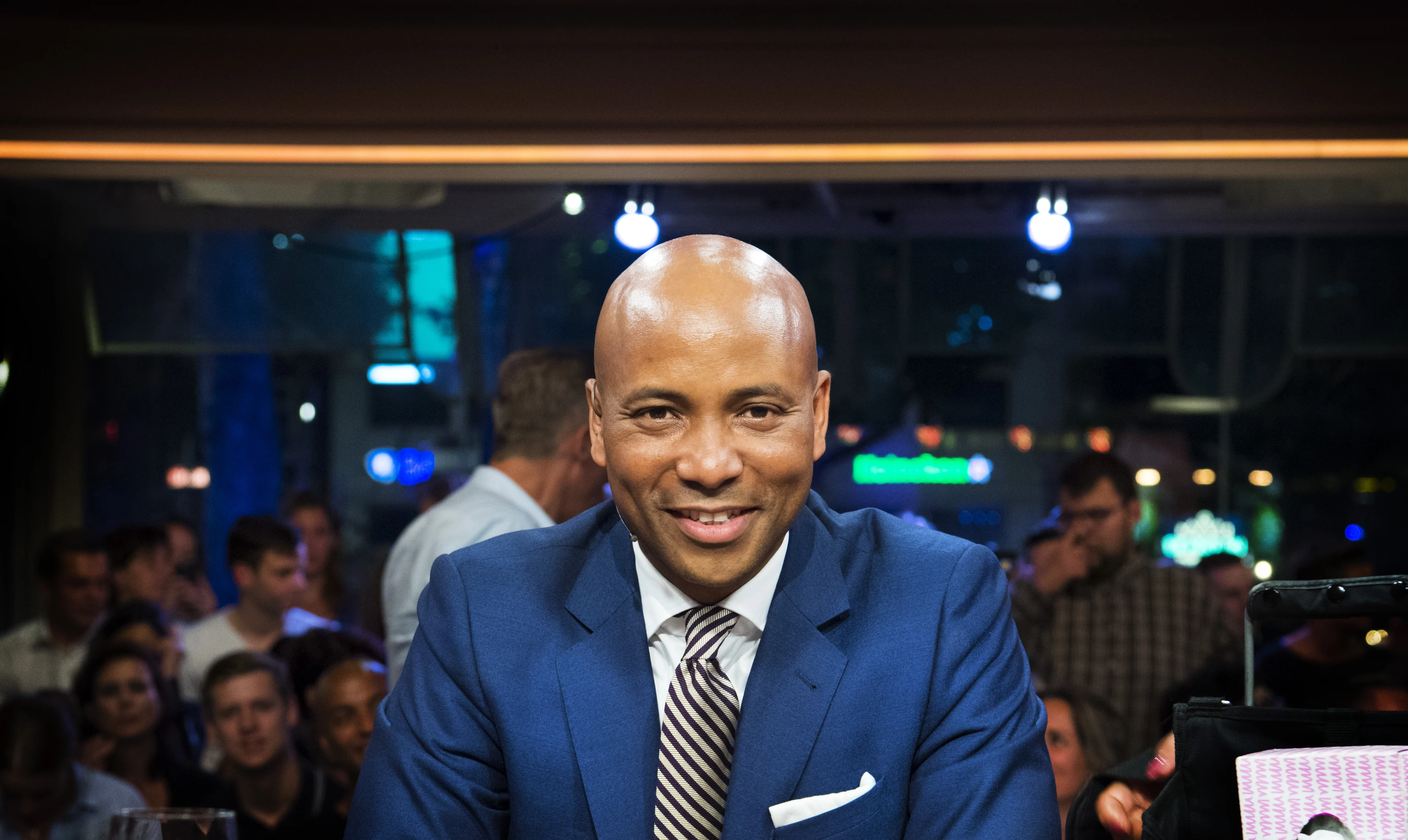 Levensgevaarlijke actie van Humberto Tan!