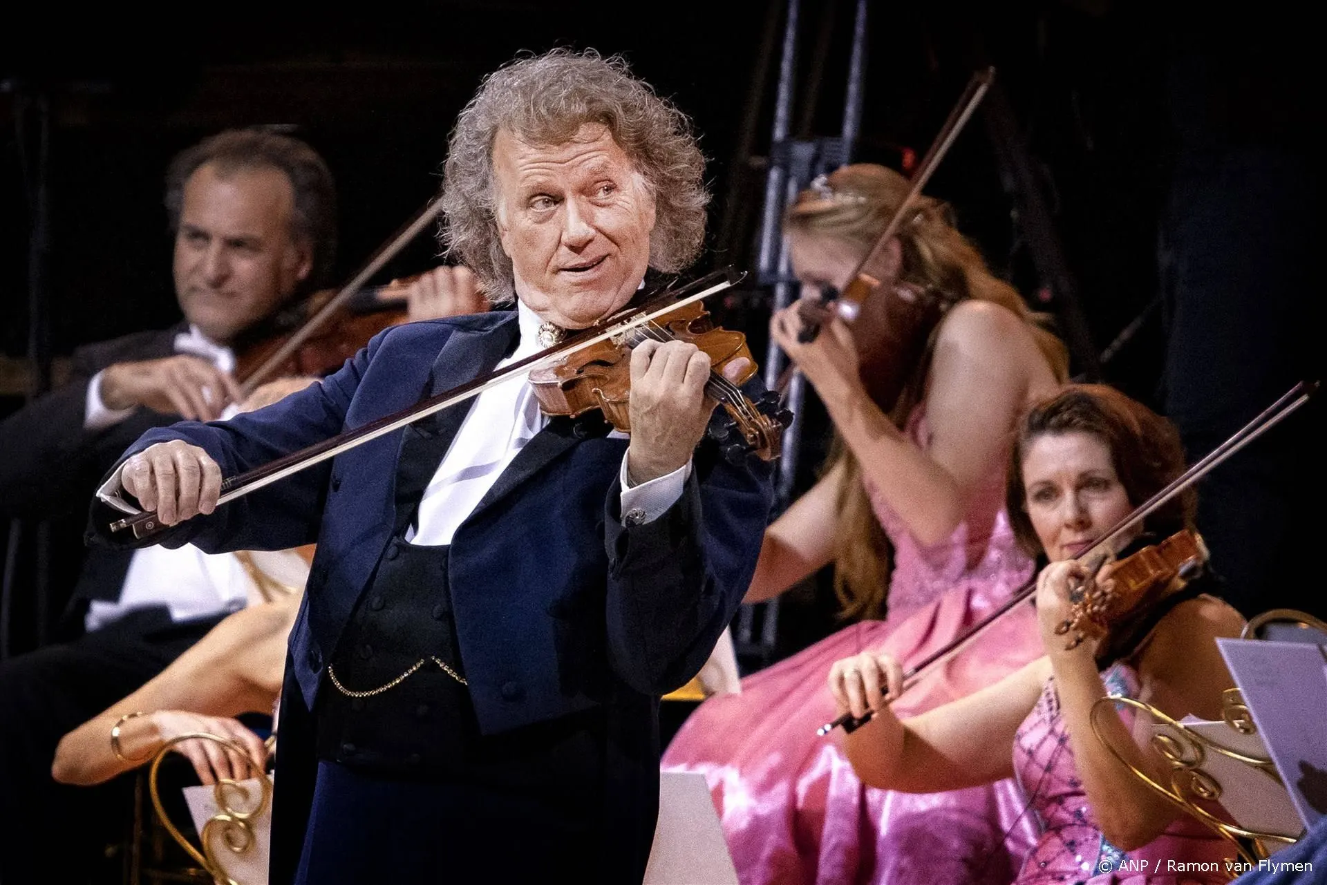 Na André van Duin is ook André Rieu geëerd 