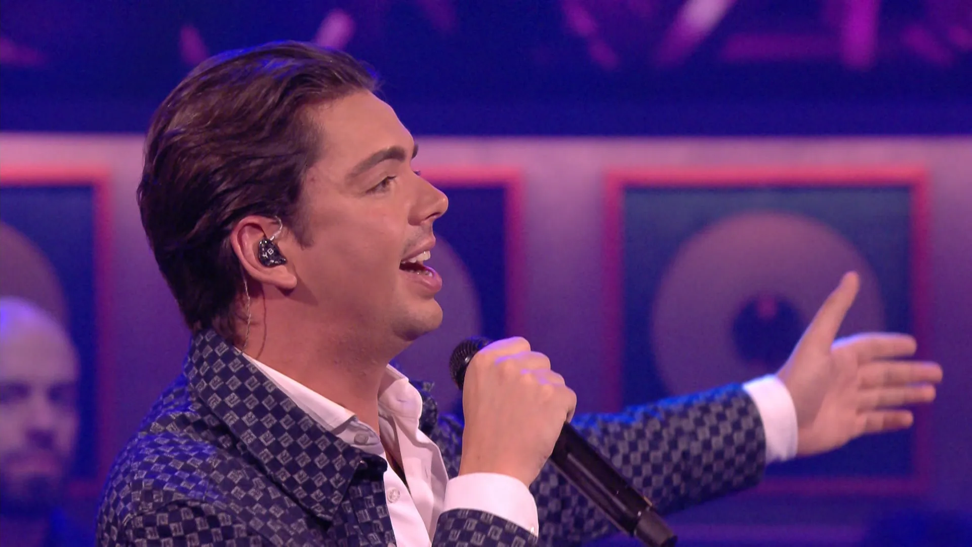 Roxeanne Hazes opent Het Holland Huis op SBS6!