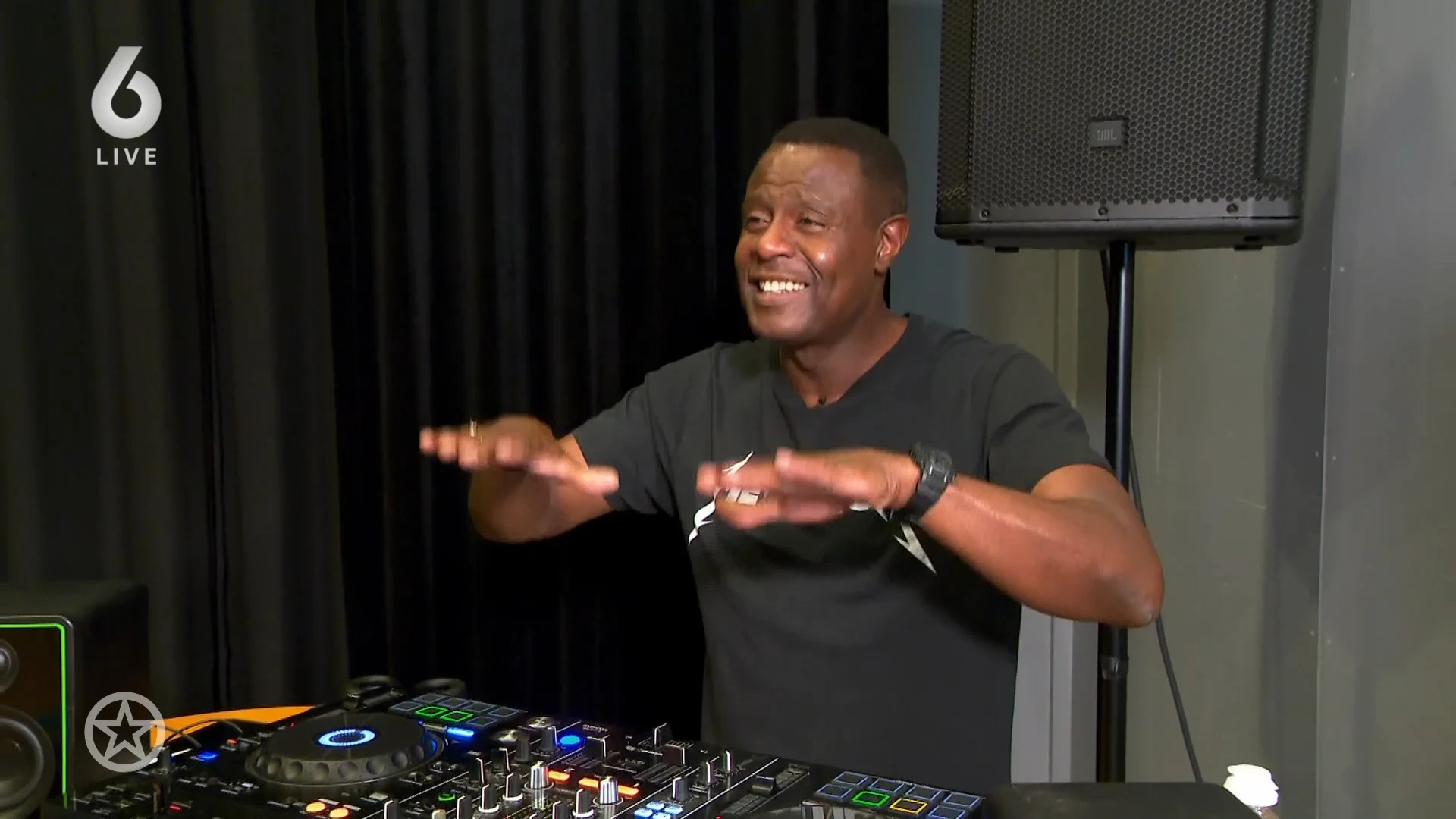 John Williams geeft voorproefje van muziekshow RnB Oldskool Hits