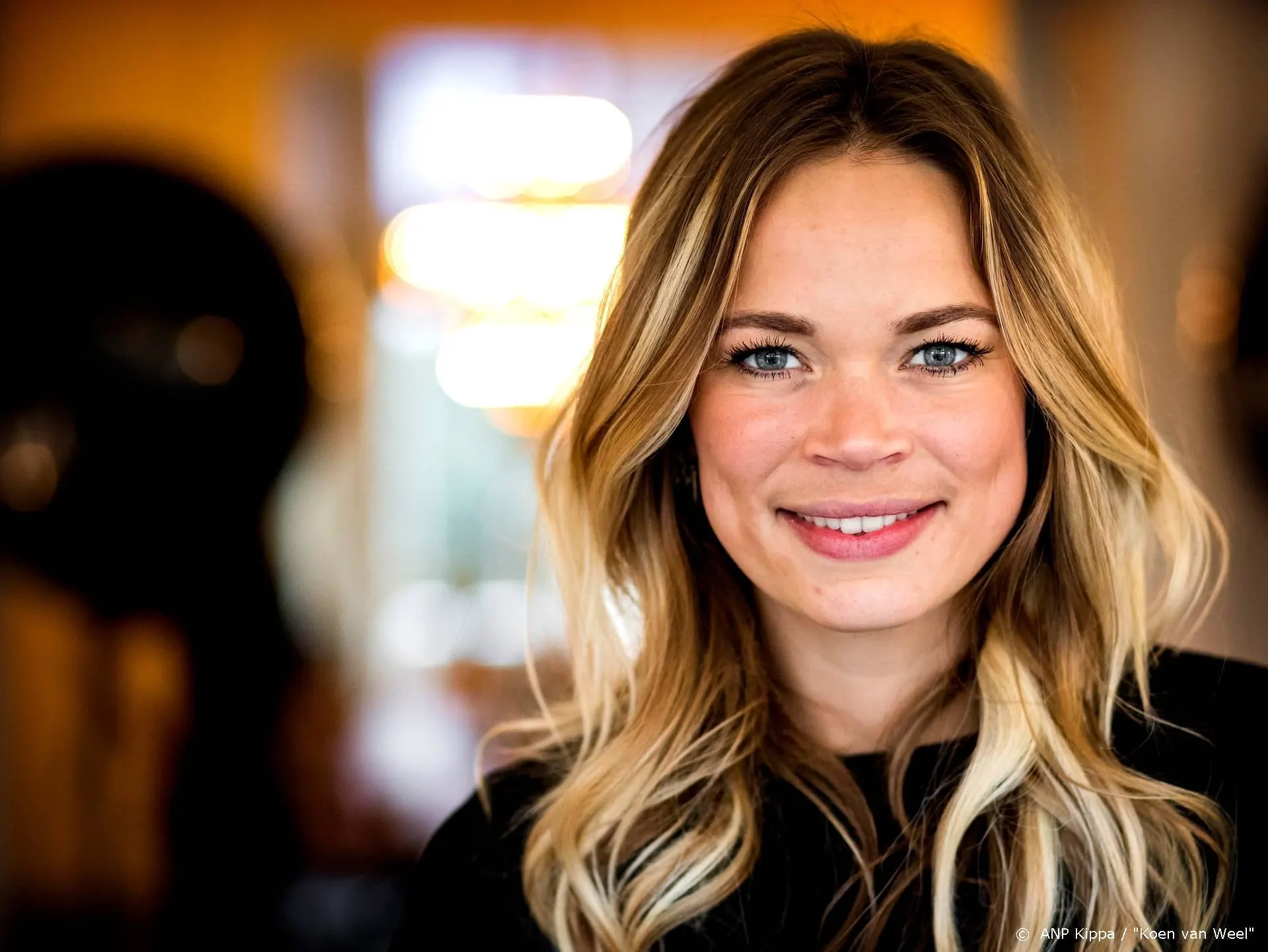 Jet van Nieuwkerk maakt geslacht baby bekend