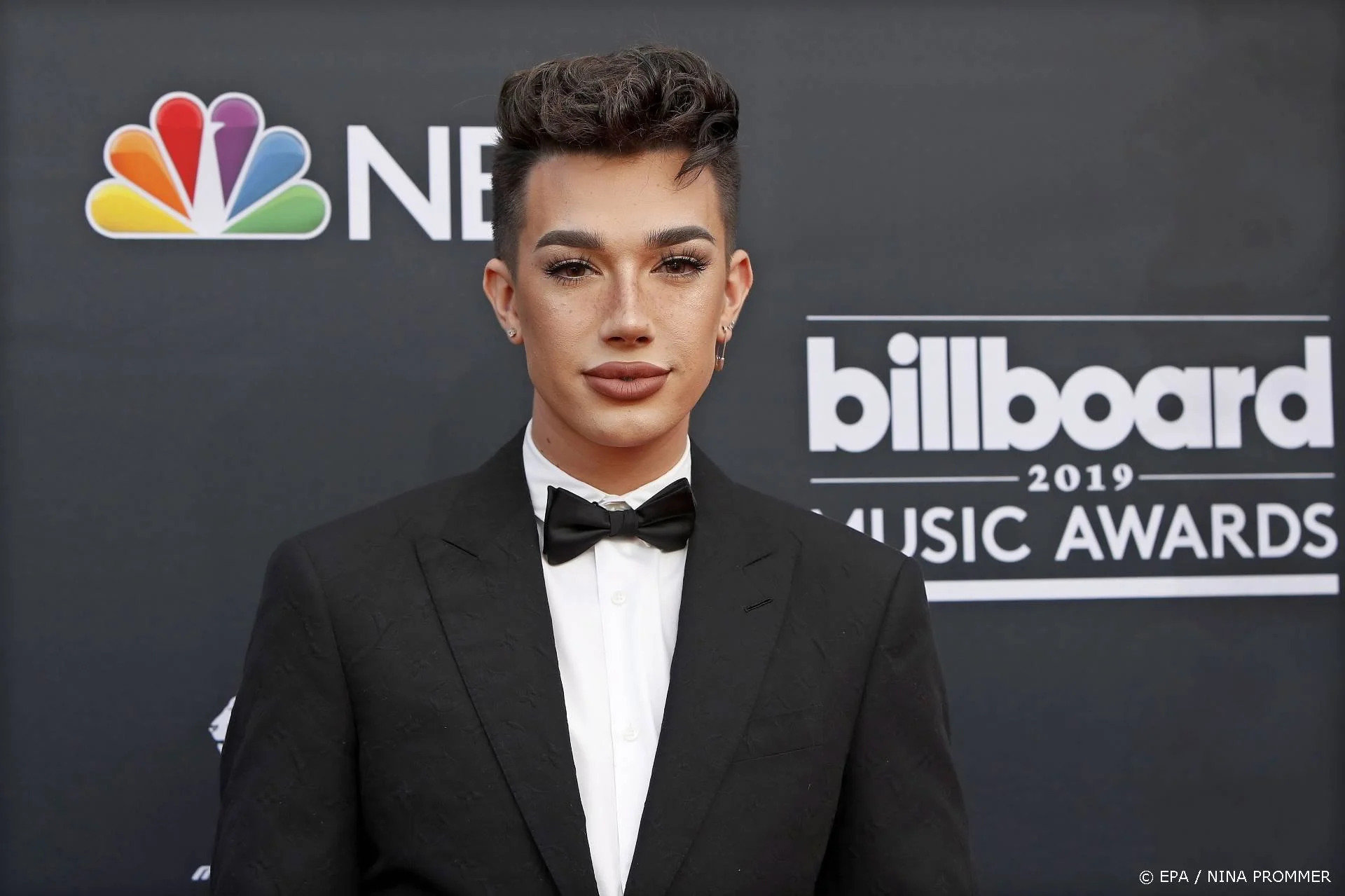 Vlogger James Charles onder vuur na comeback op YouTube