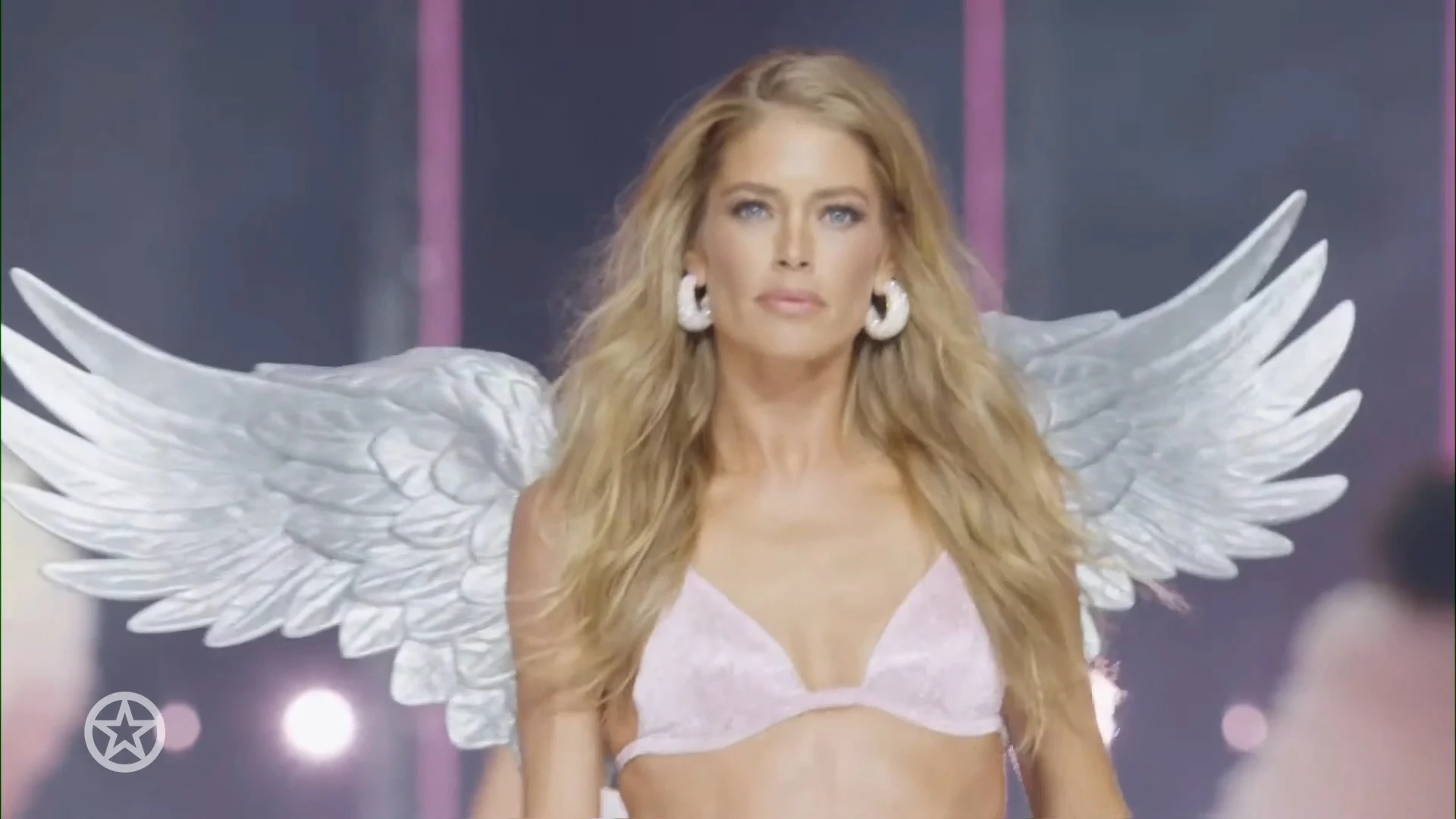 Doutzen Kroes blundert tijdens comeback Victoria's Secret