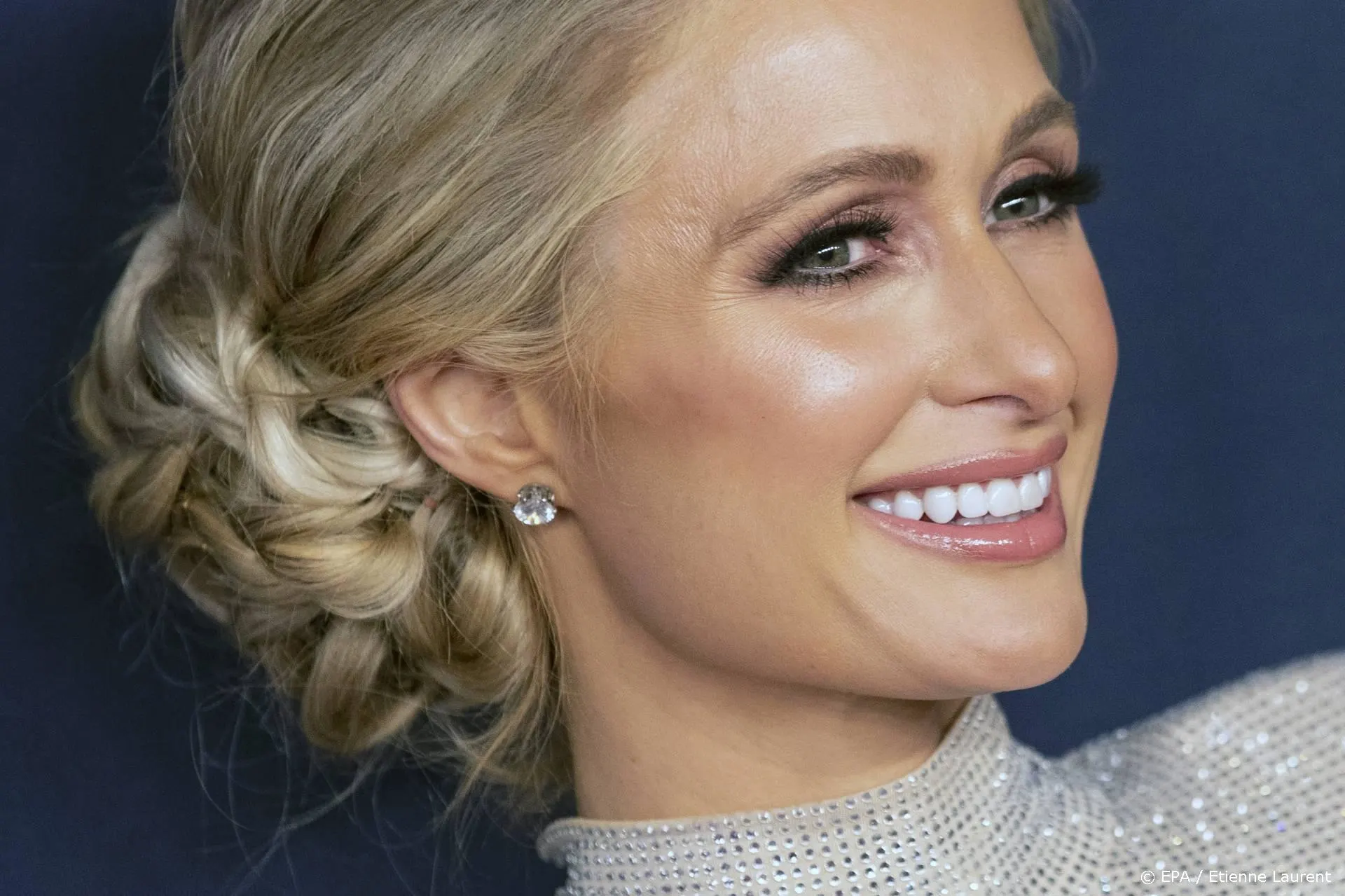 Paris Hilton brengt memoires uit