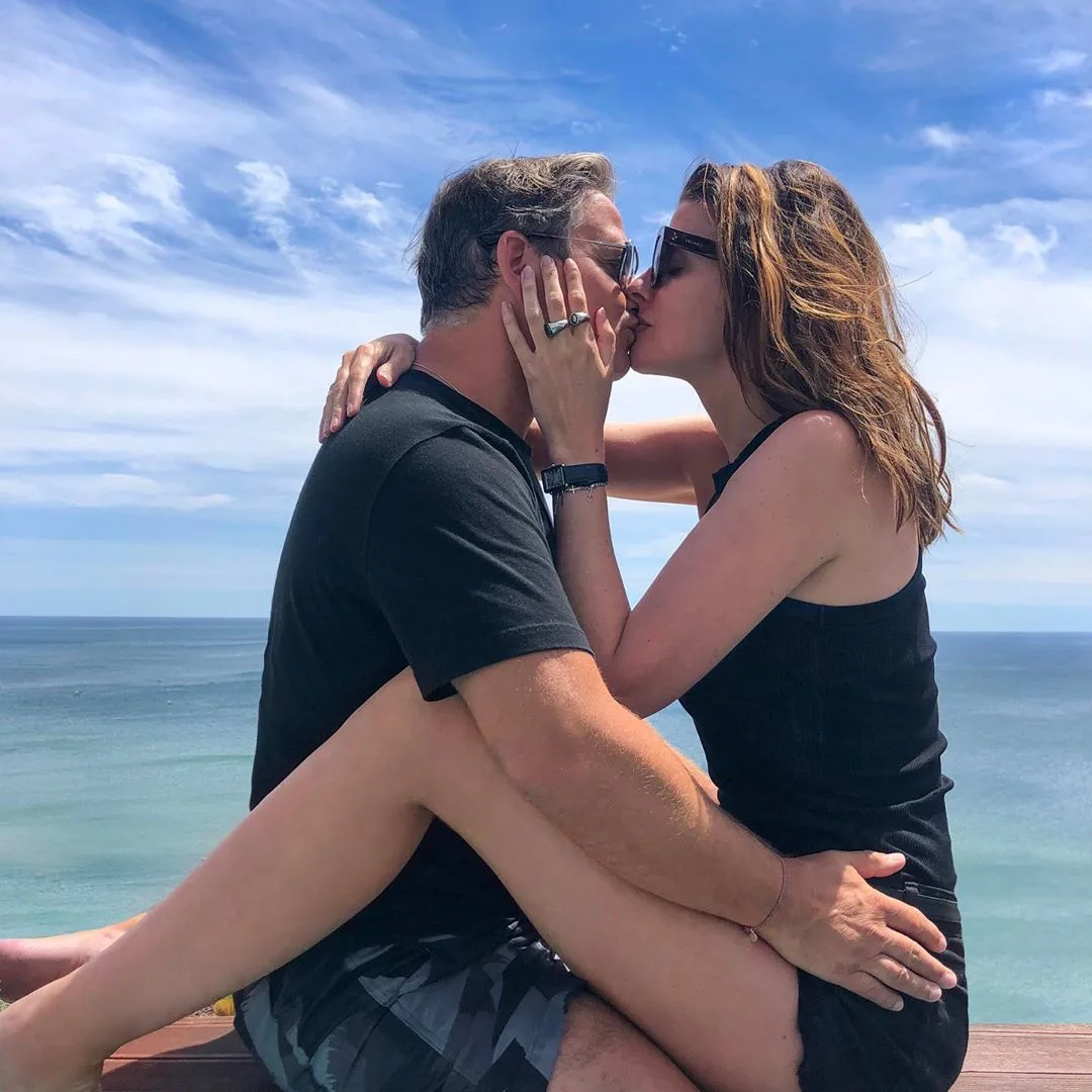 Guus Meeuwis maakt zich op voor zijn huwelijk