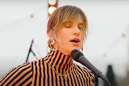 Maan reageert op parodievideo Bram Krikke