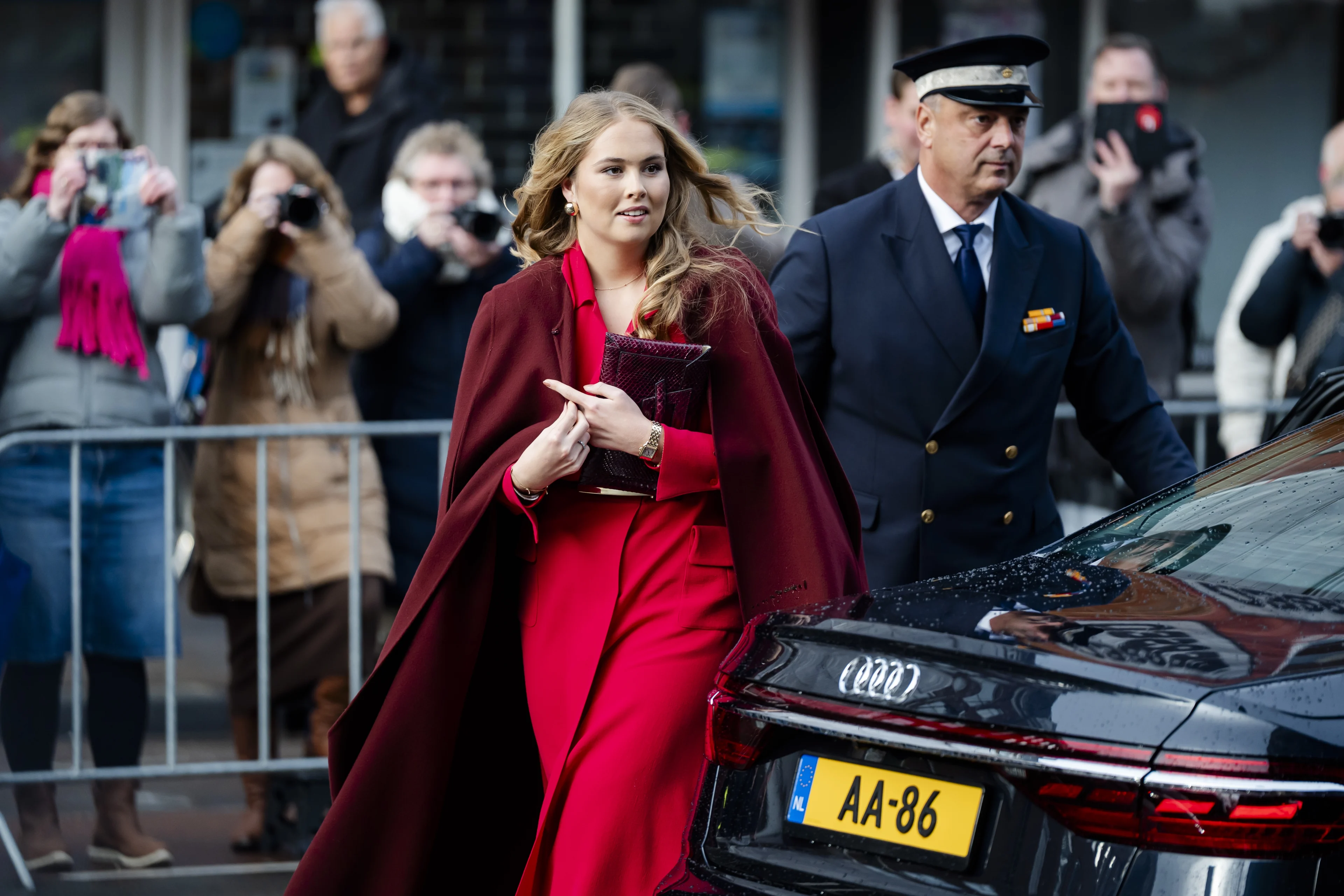 Prinses Amalia schittert in jurk van koningin Máxima 