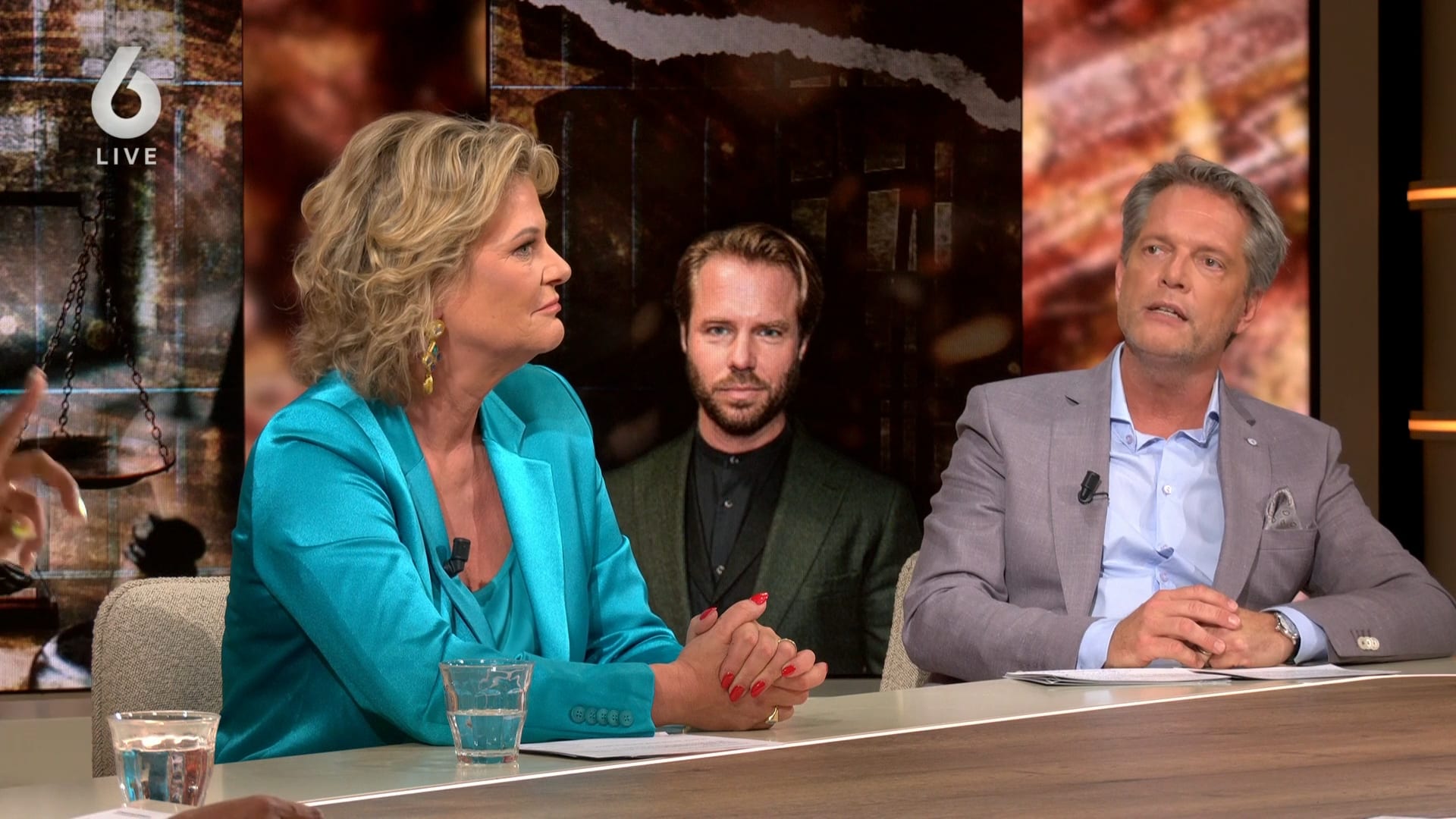 Shownieuws-tafel over over Thijs Römer die schadevergoeding nog niet heeft betaald