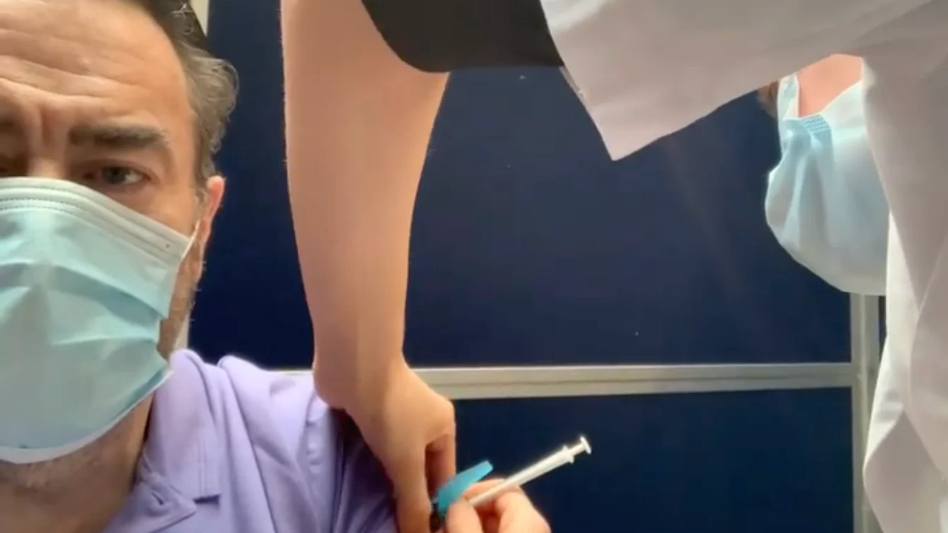 Marc van der Linden krijgt eerste coronaprik