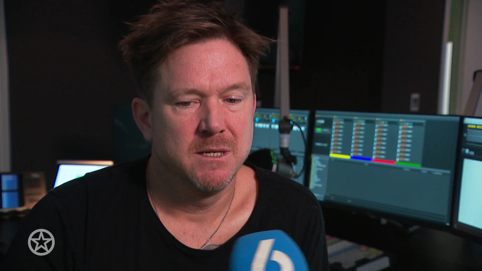 Johnny de Mol reageert op nieuws dat Martijn Krabbé ongeneeslijk ziek is