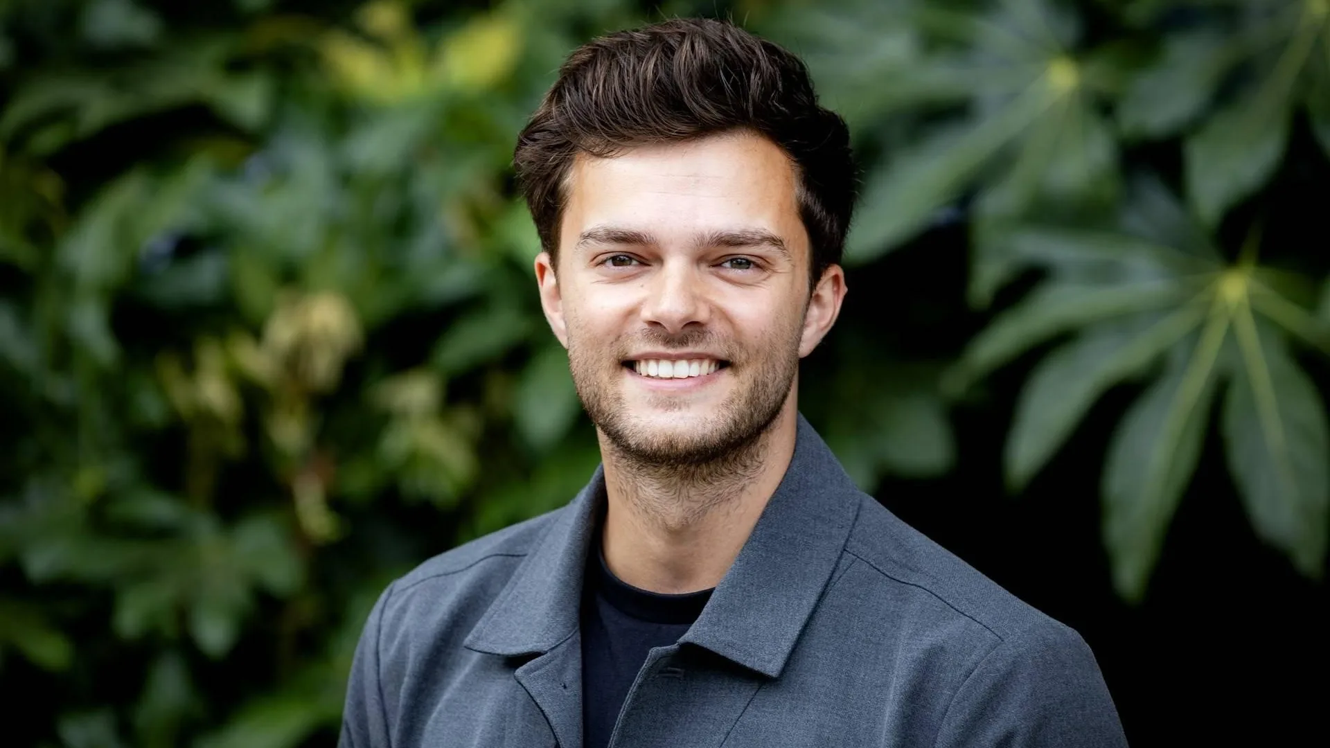 Zó viert Buddy Vedder als vrijgezel kerstavond