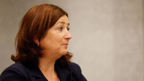 Sportminister Helder kijkt WK-duel Nederland met OneLove-speldje