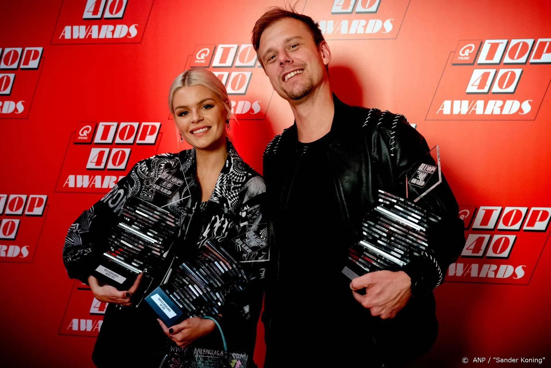 Armin en Davina dragen Top 40 Award op aan zieke Marco Borsato