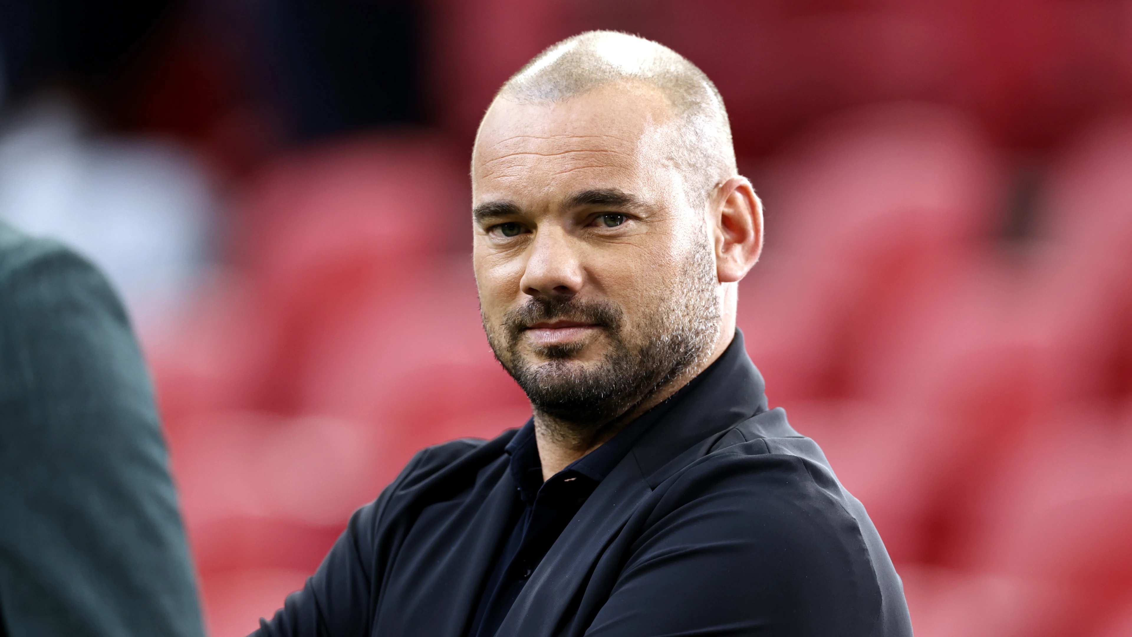 Nieuwe vriendin Wesley Sneijder 'heeft dit maar te accepteren'