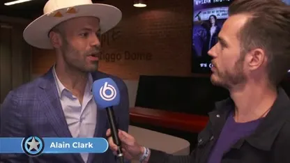 Trijntje Oosterhuis past dé rode jurk weer