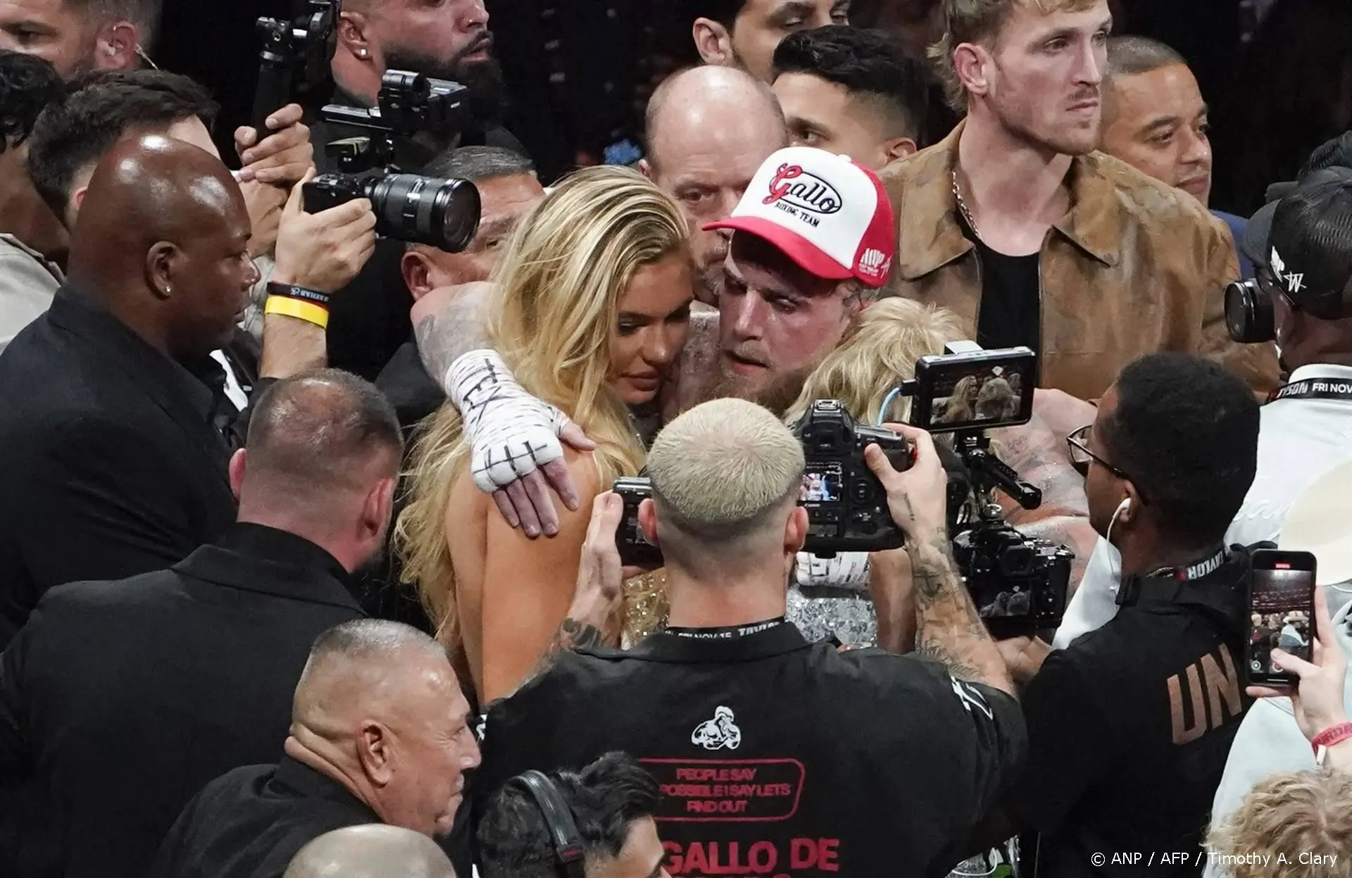 Jutta Leerdam trots na winst Jake Paul tegen Mike Tyson