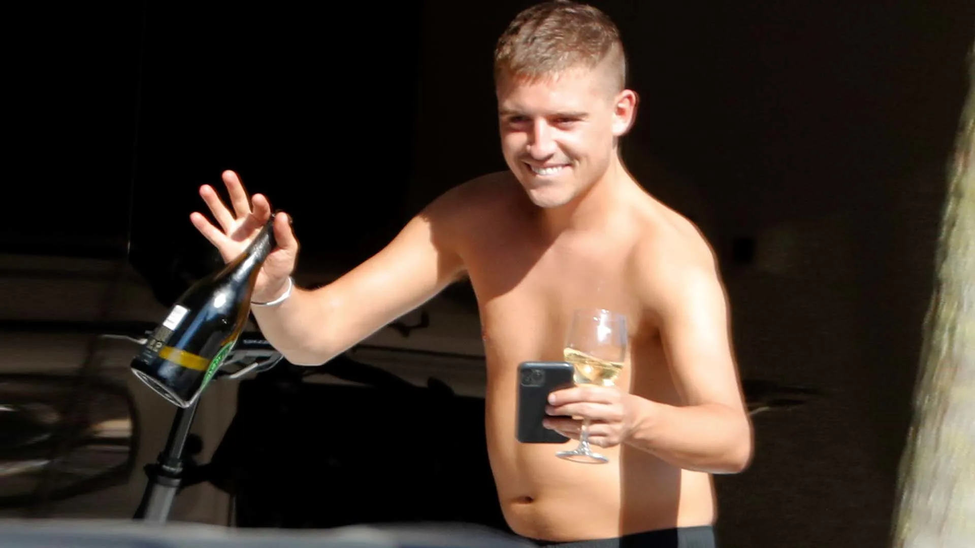 Tinder Swindler: 'Lil Kleine houdt van mij'