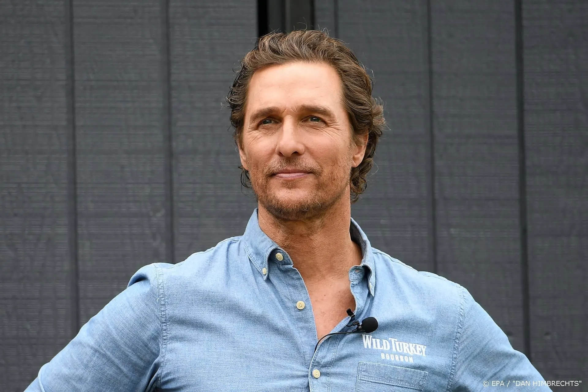 Matthew McConaughey speelt online potje bingo met oudjes