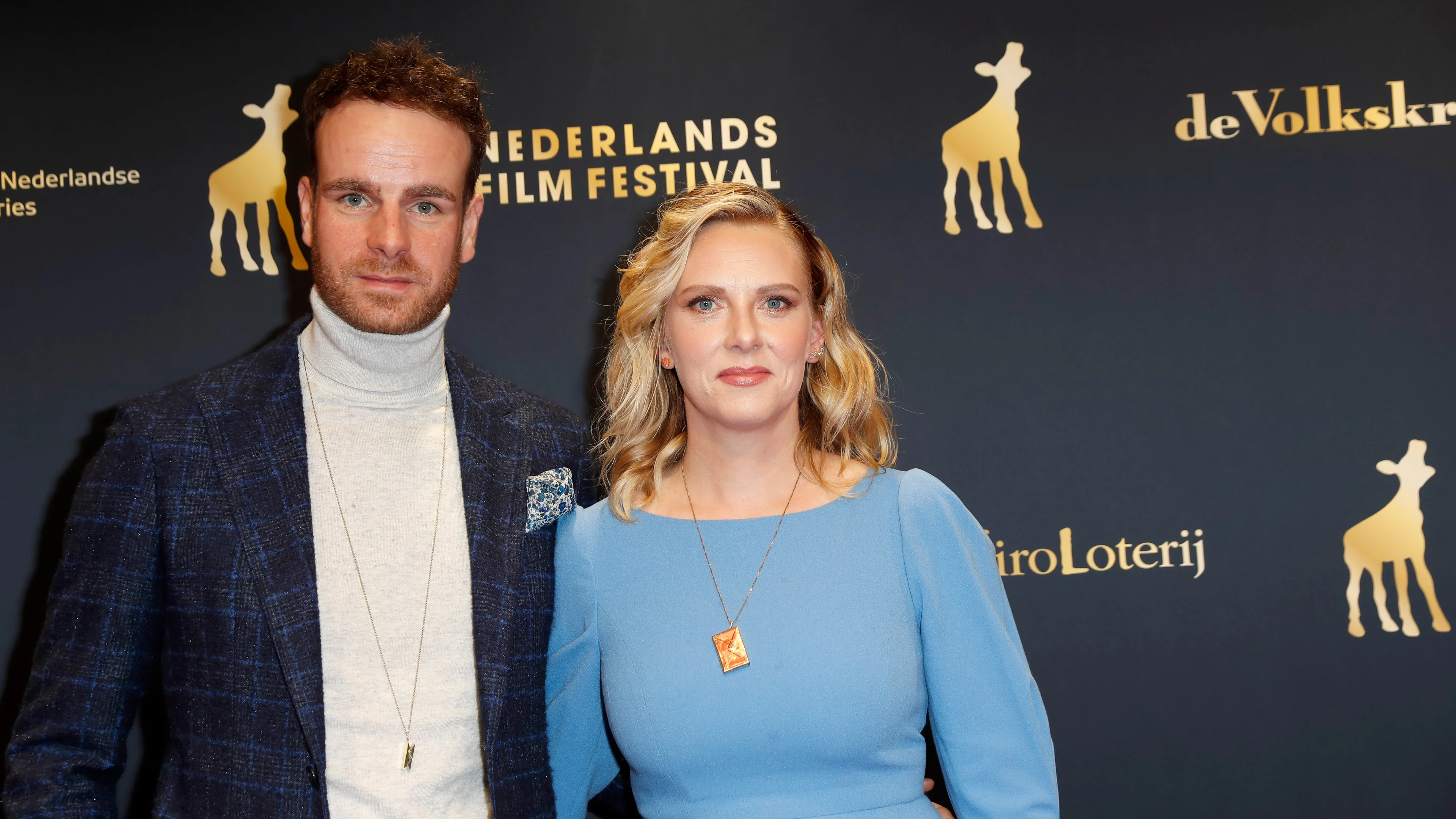 ZIEN: Hilarische B&B Vol Liefde persiflages van Jelka en Henry 