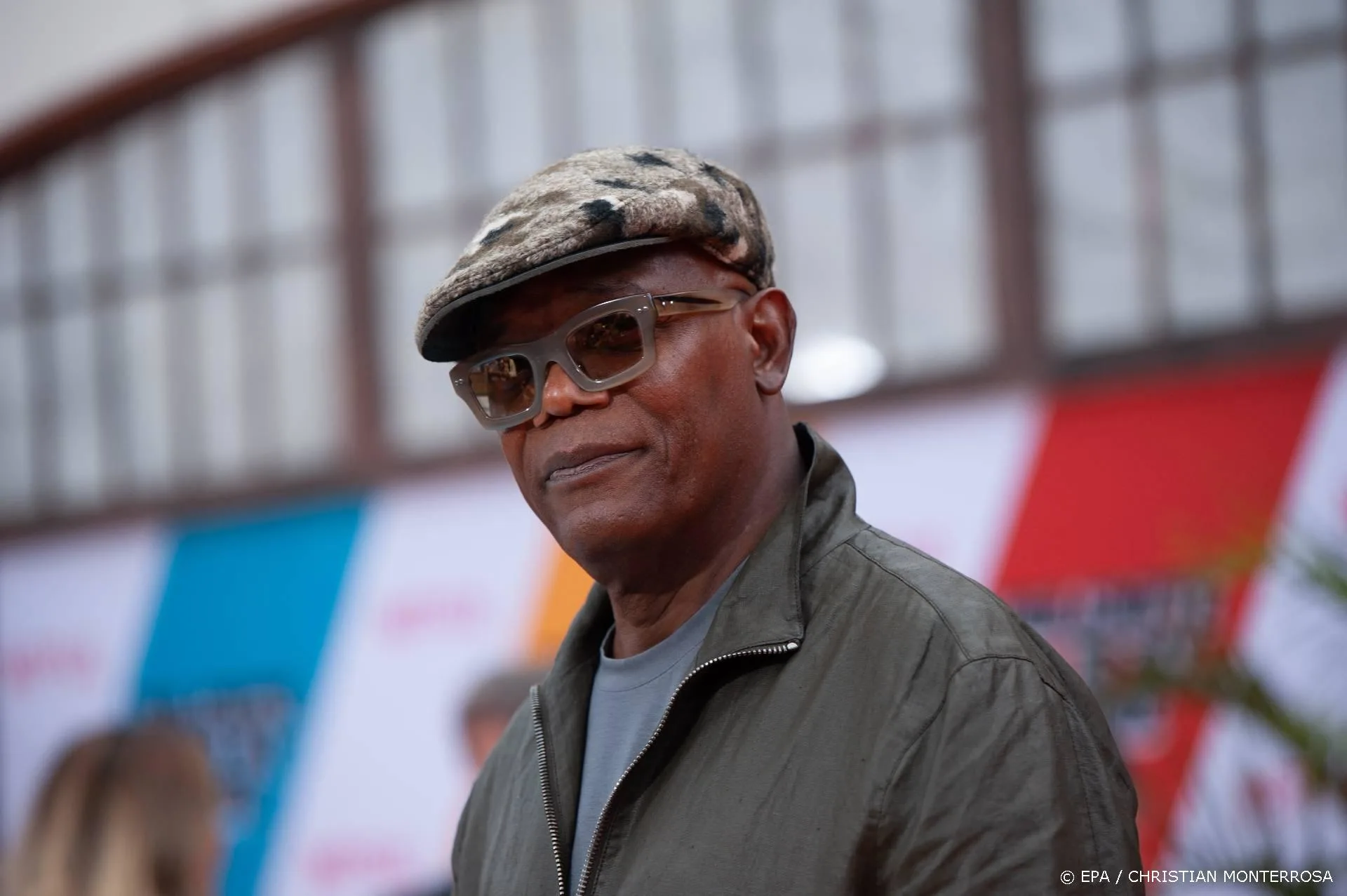 Samuel L. Jackson probeert al vloekend stemmers te verleiden