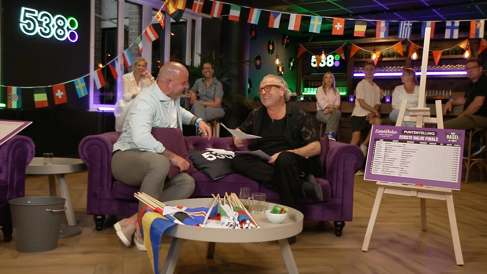 Gordon vergelijkt Gerard Joling met Poolse Songfestival-act