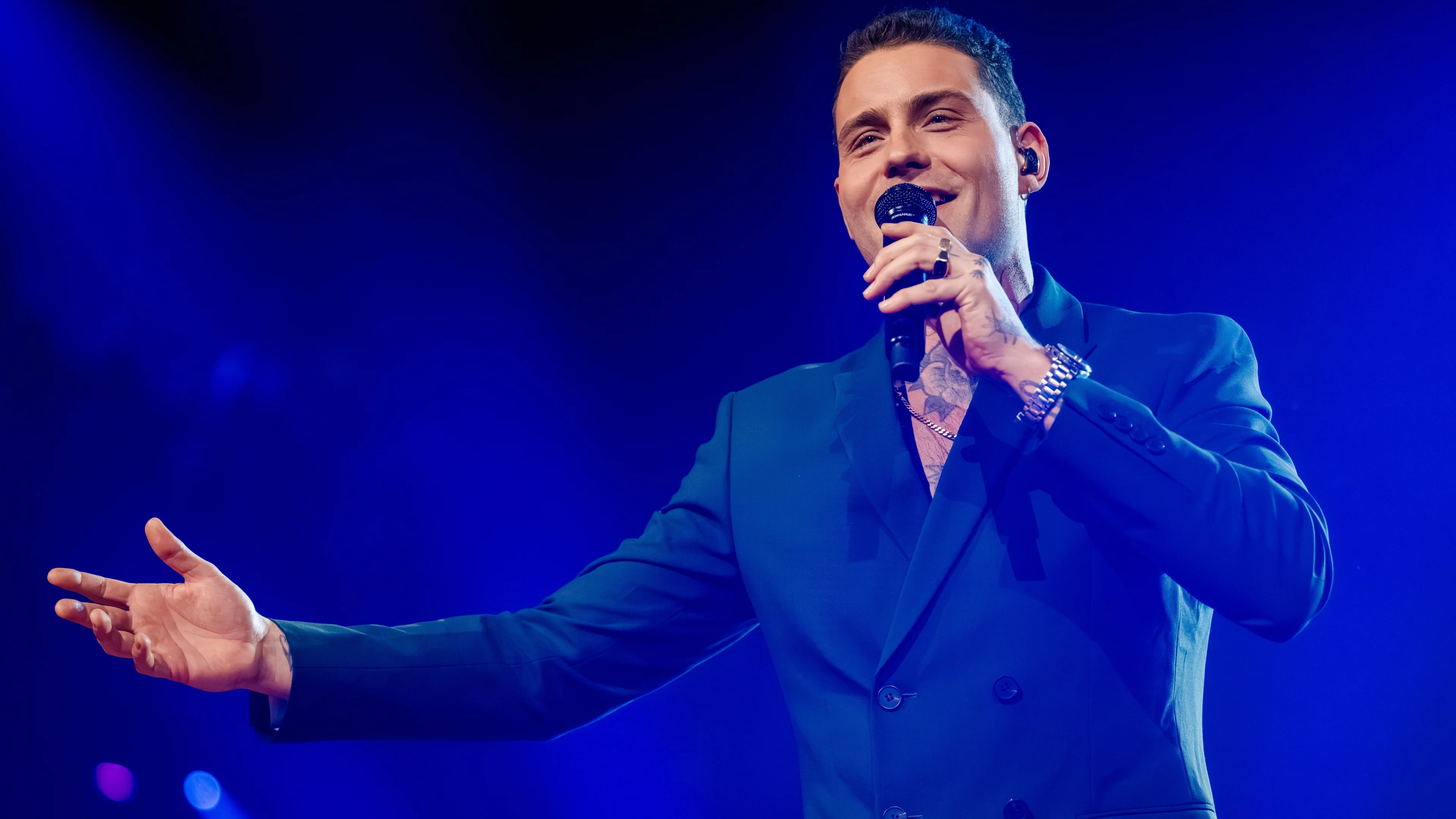 Douwe Bob slaat een andere weg in