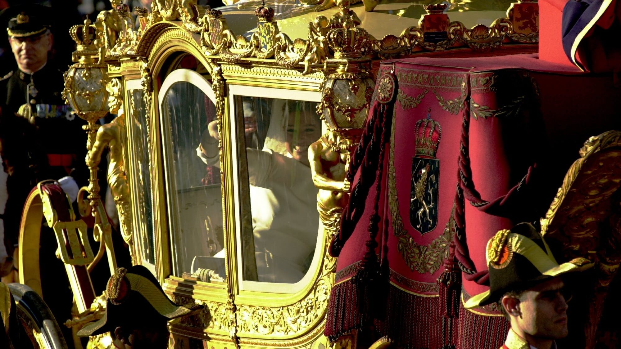 Koning opent expositie over omstreden Gouden Koets