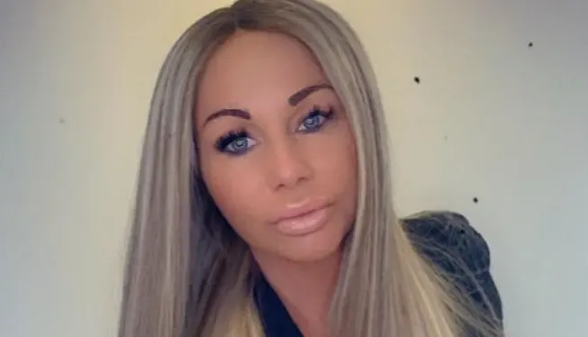 Samantha de Jong laat tattoo naam overleden vriend bedekken