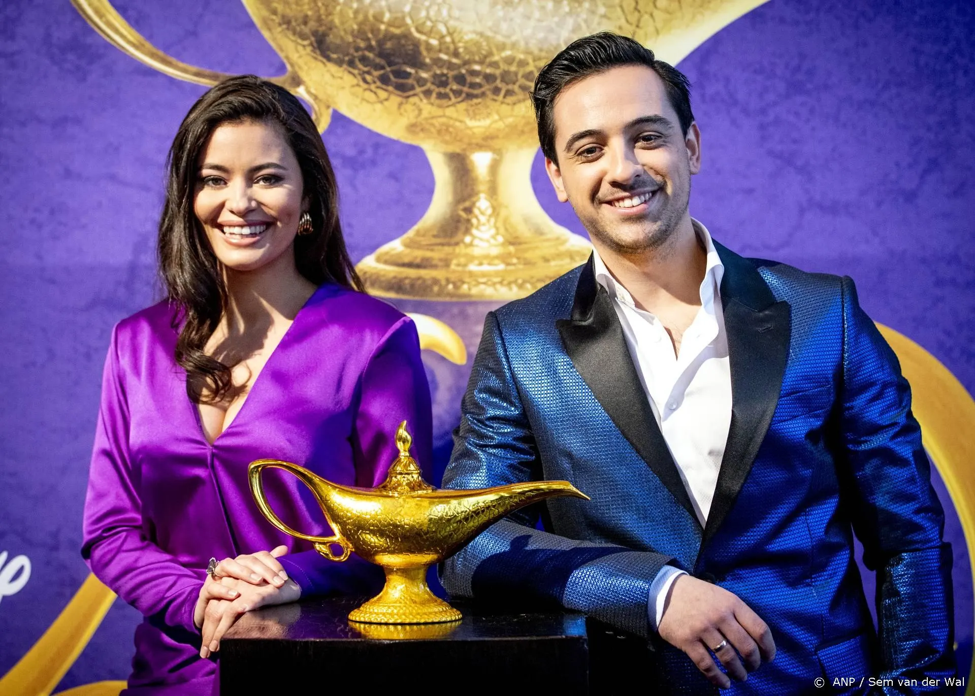 Staande ovatie tijdens galapremière musical Aladdin