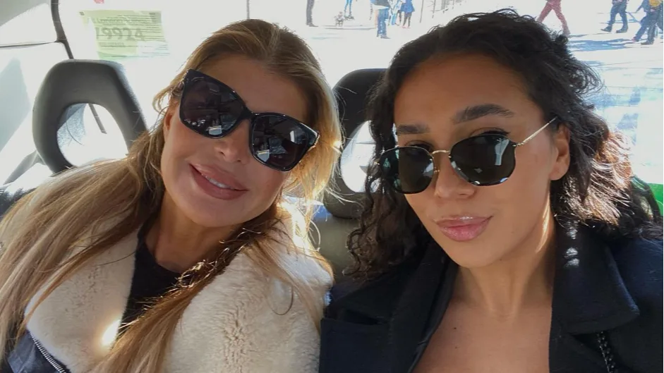 Estelle Cruijff in verlegenheid gebracht door eigen dochter