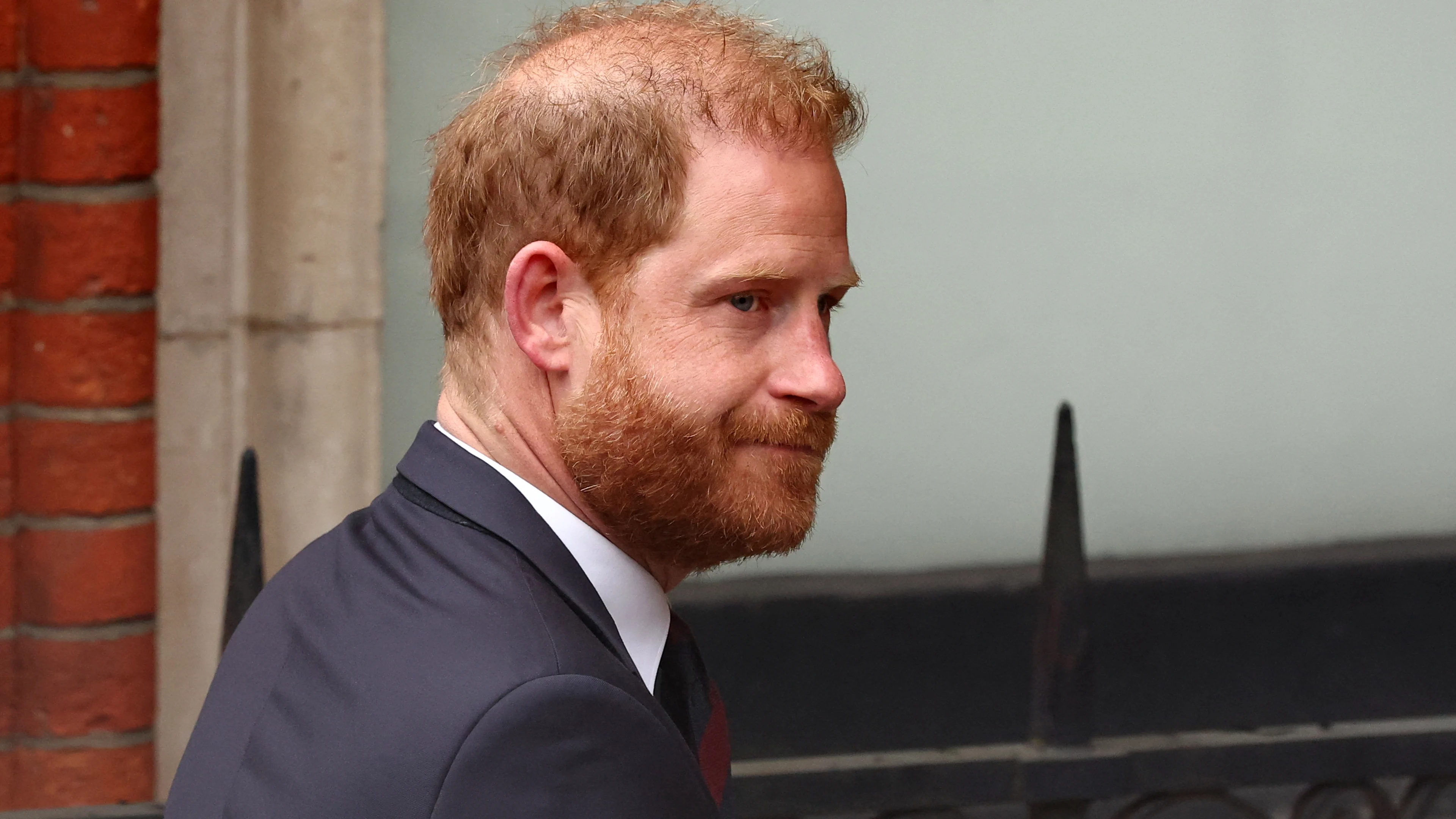 Prins Harry berouwvol: 'Hoop op verzoening'