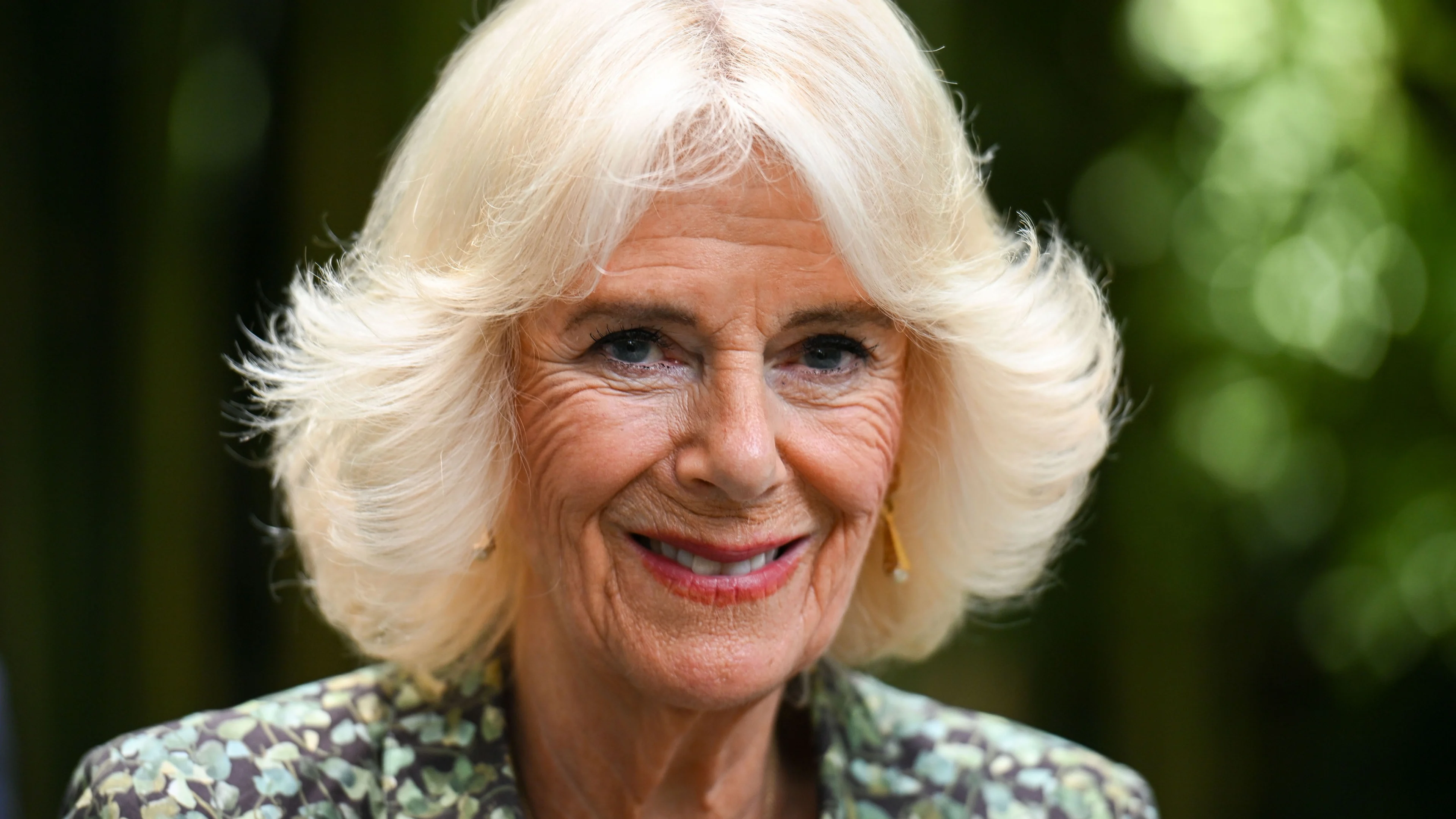 'Koningin Camilla als tiener slachtoffer van aanranding'