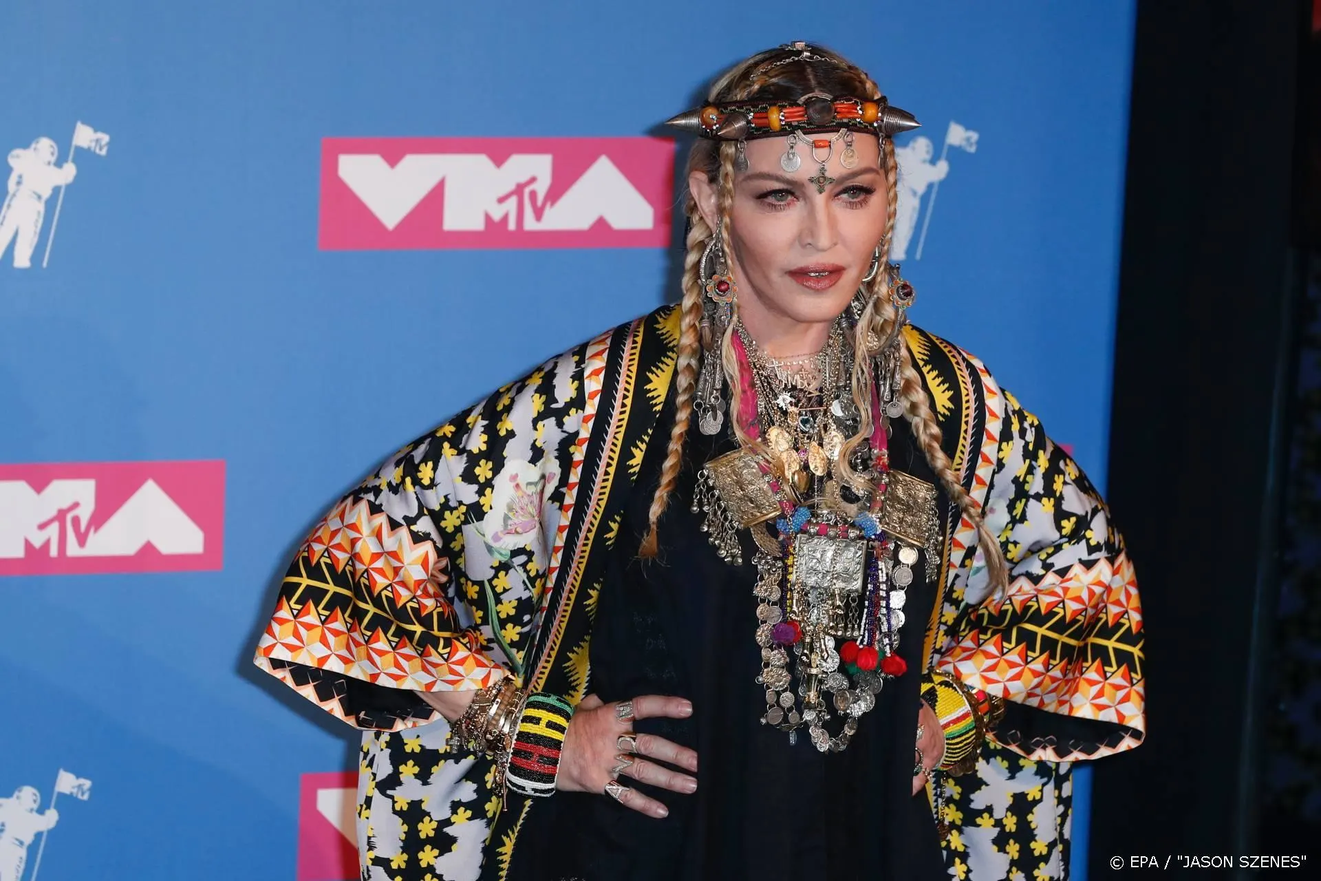 Madonna danst ondanks blessures nieuwe jaar in