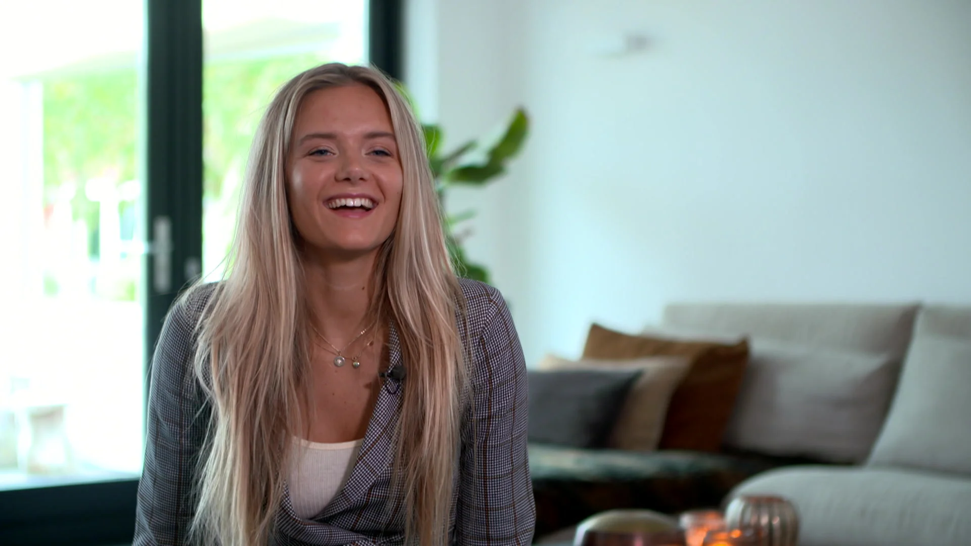 Romee Strijd move over? Schoonzus Carlijn ook in lingeriecampagne!