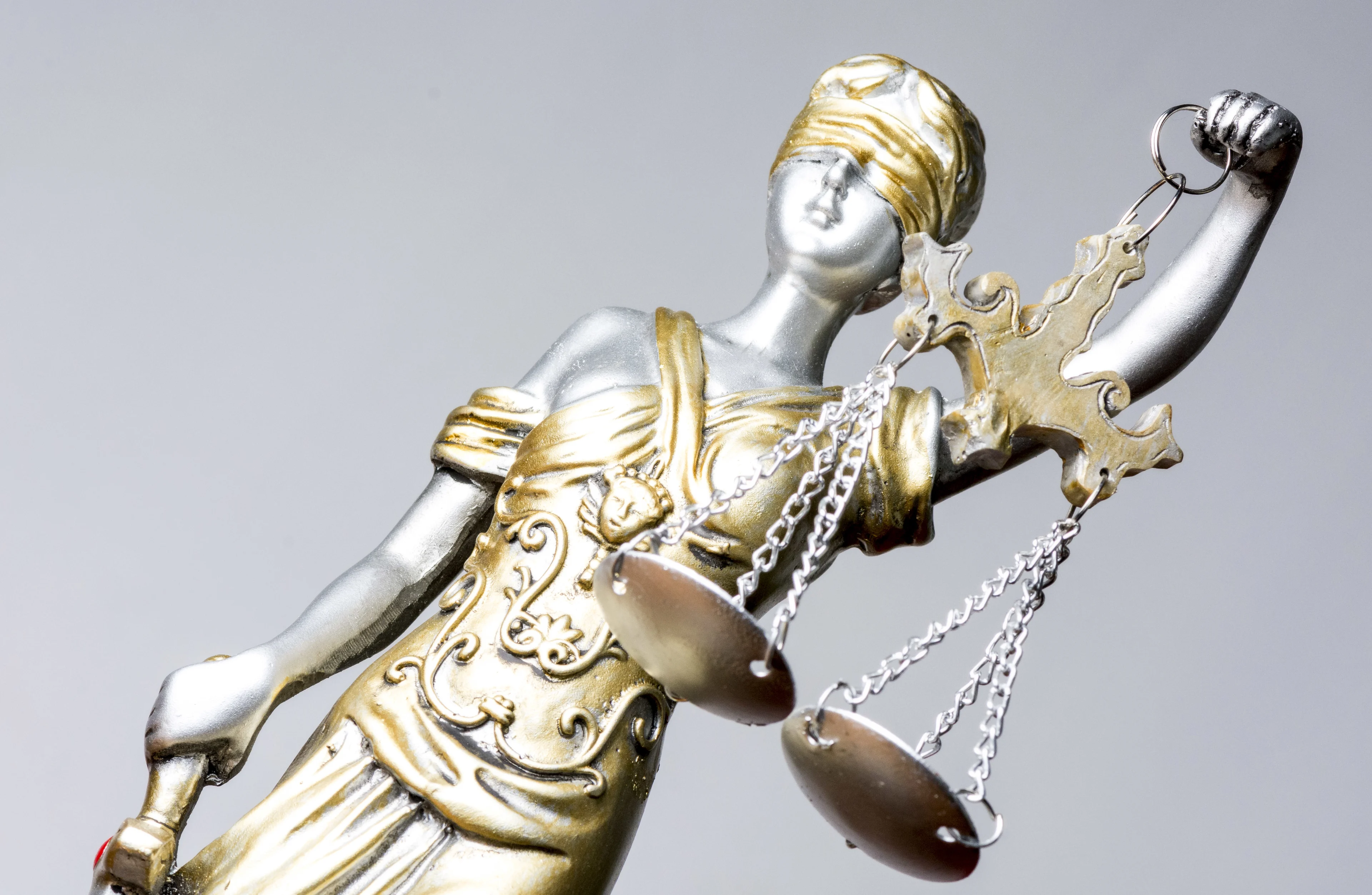 Bekende volkszanger verdacht van mishandeling