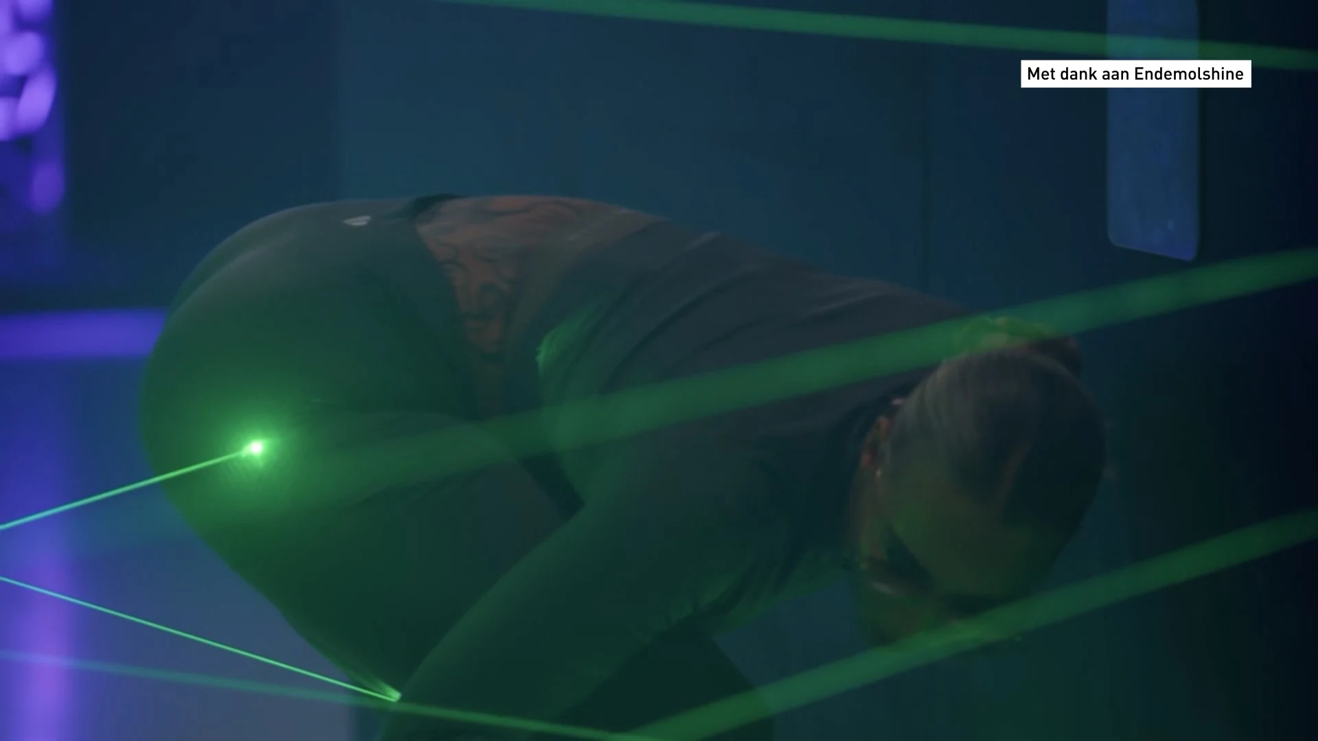 Sophie en Julia reageren op bijzondere challenge van Power Couple