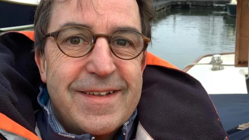 Diederik Gommers stelt volgers gerust om vaccinatie-bezorgdheid 