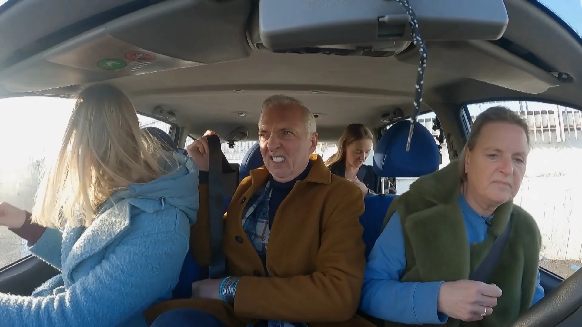 De Meilandjes reizen in een prachtige wagen!