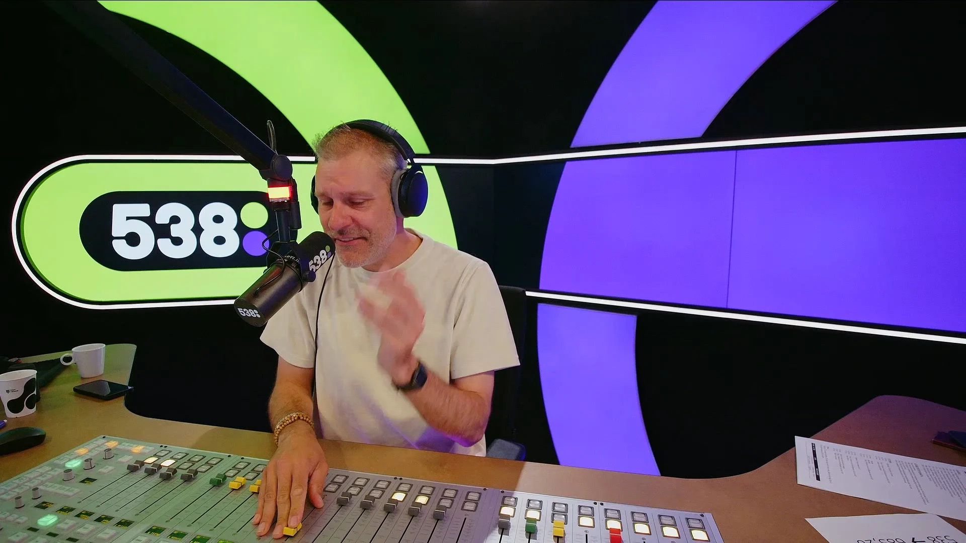 Bas Smit aan het infuus op Bali