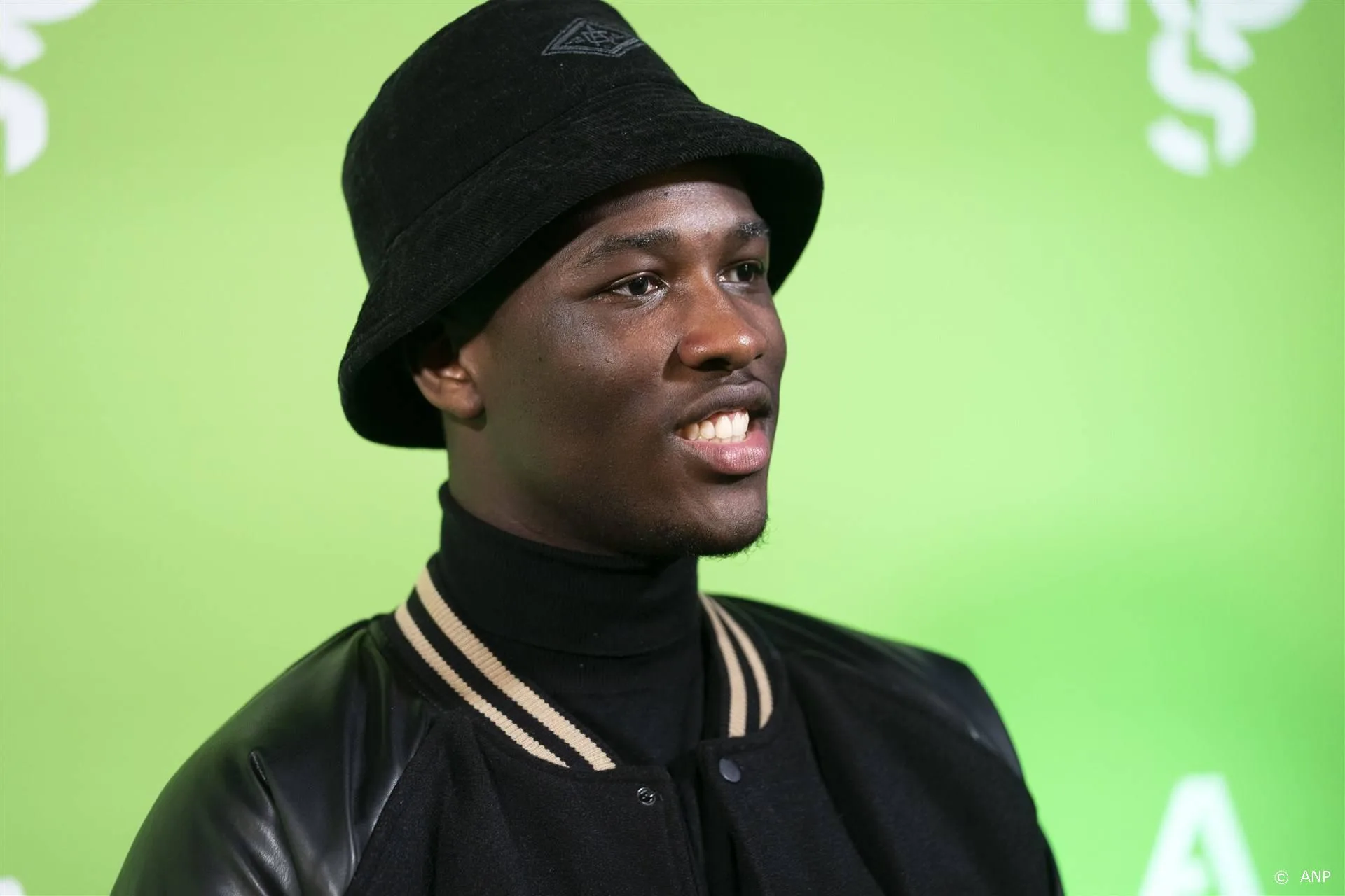 Claude geeft baantje in restaurant nog niet op