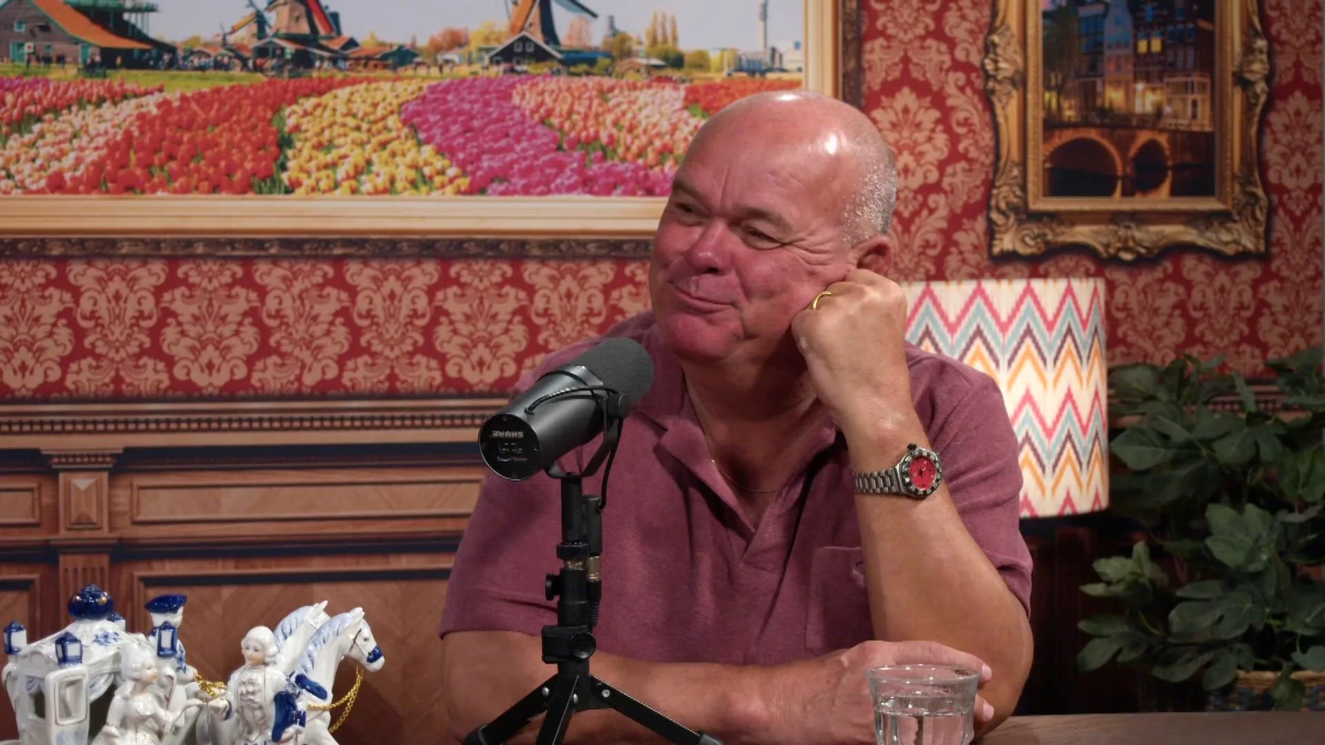 Paul de Leeuw gooit stokbrood in gezicht (Alles voor de Show)