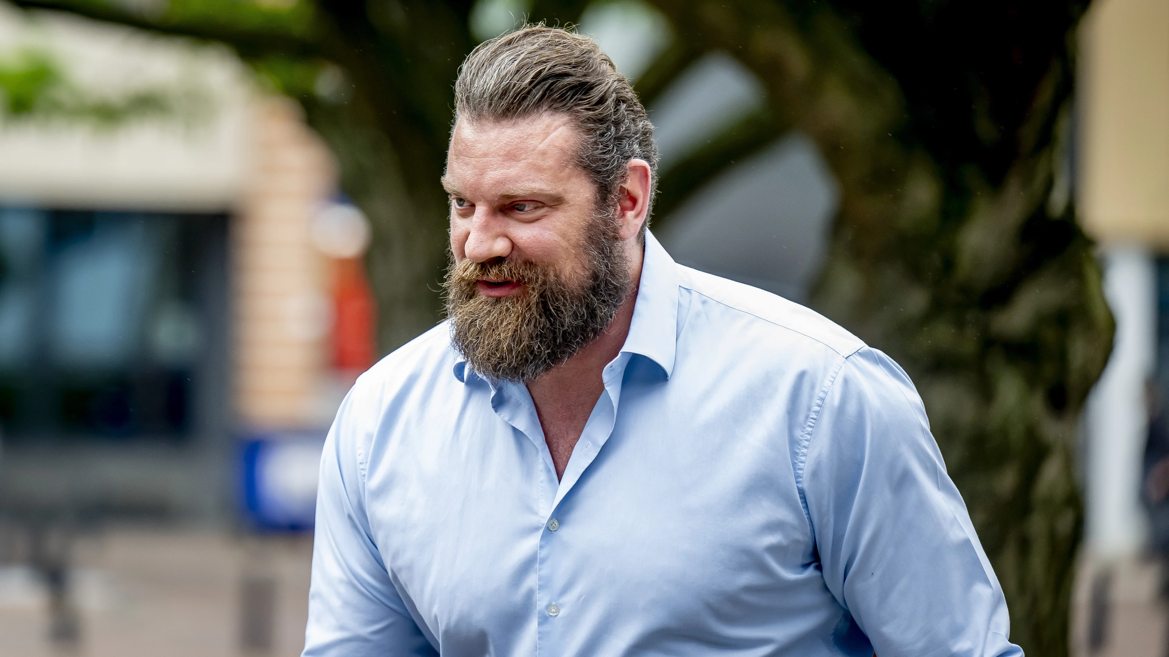 'The Dutch Giant' moest zich melden bij de rechtbank