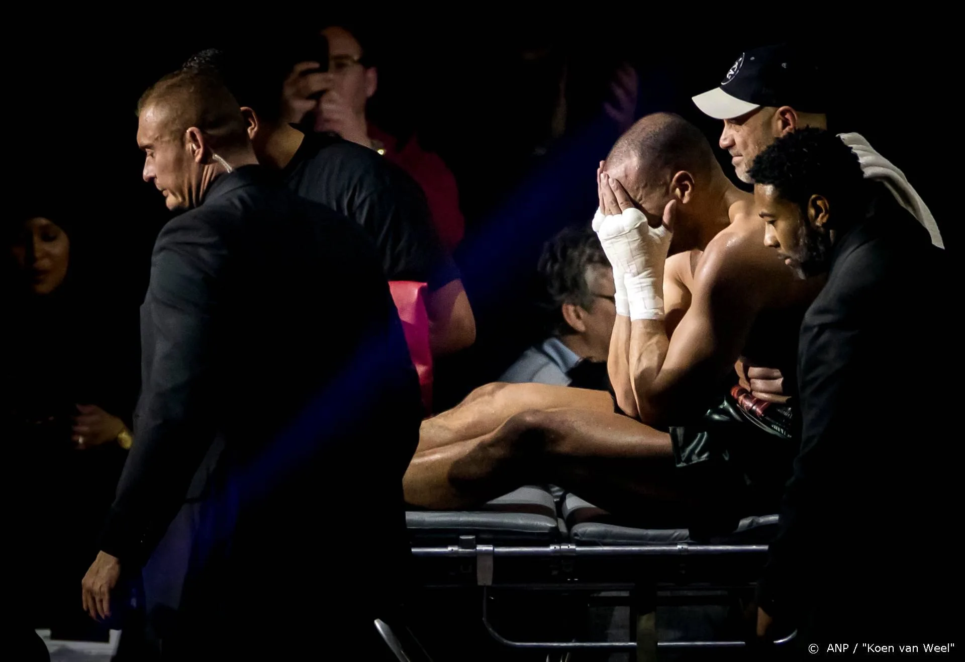 Coach: Badr Hari kan over drie weken training hervatten