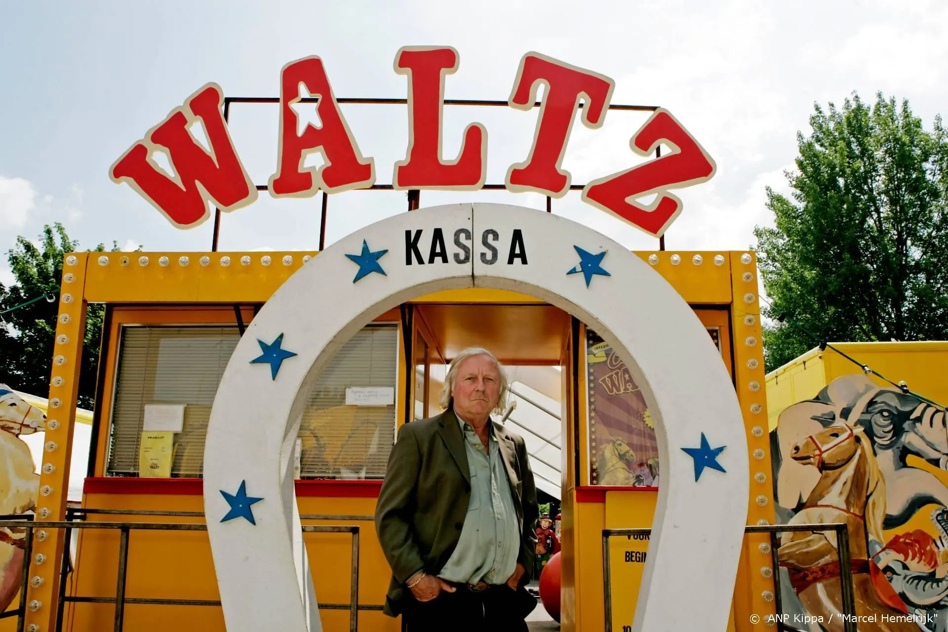 NPO herhaalt serie Waltz met Aart Staartjes