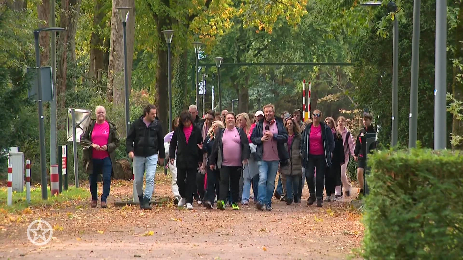 Jan Paparazzi trommelt groep bekende vrienden op voor sponsorloop