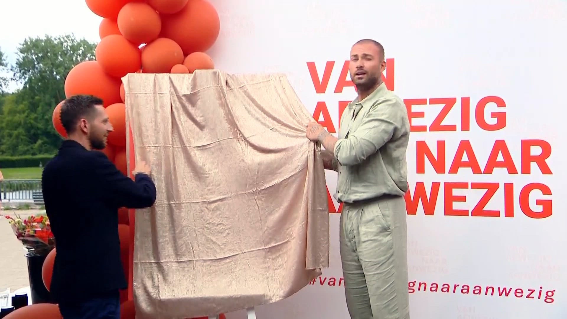 Dave Roelvink presenteert zijn boek