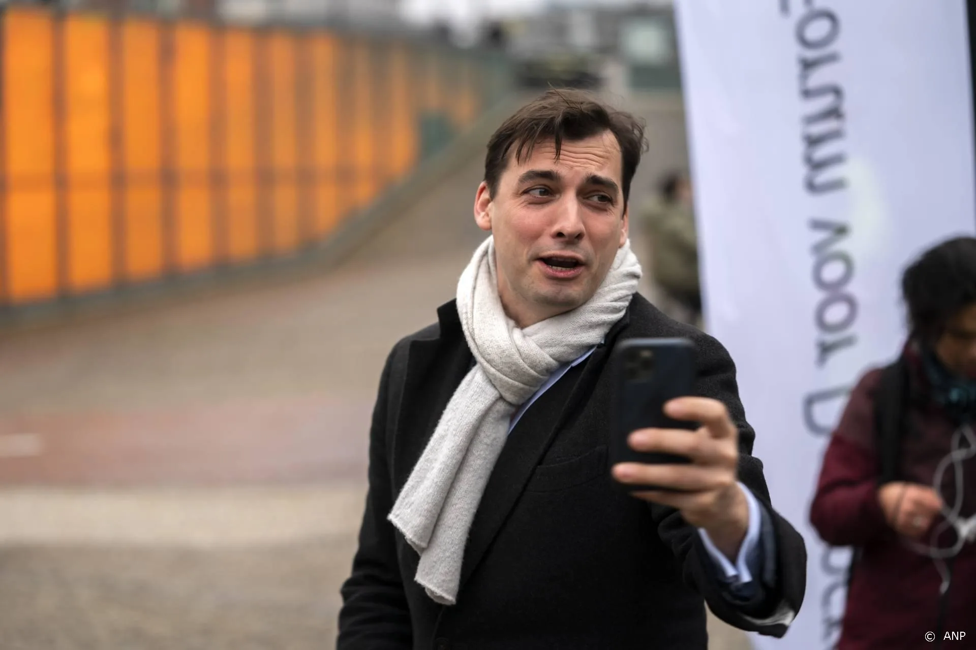 Thierry Baudet loopt weg bij Jinek na harde grappen