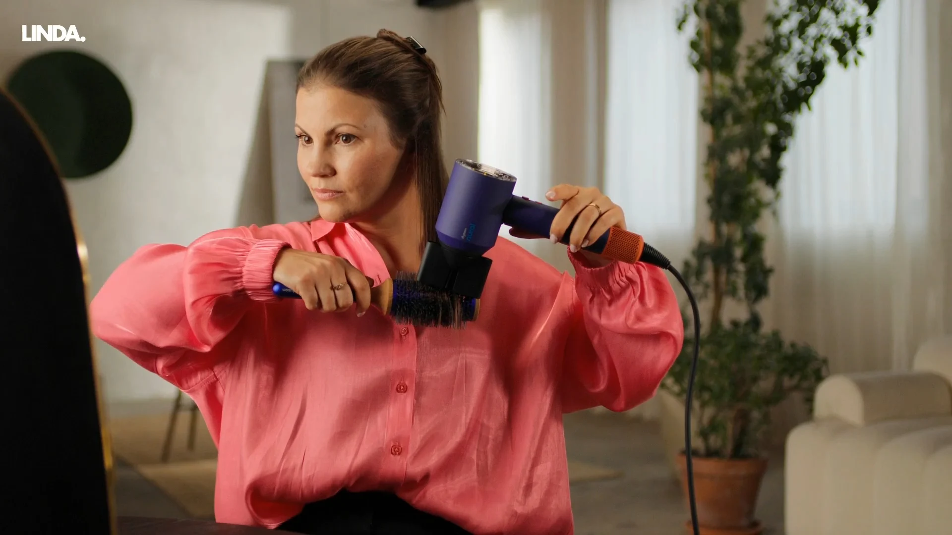 Haar Verhaal - Linda Hakeboom (LINDA.)